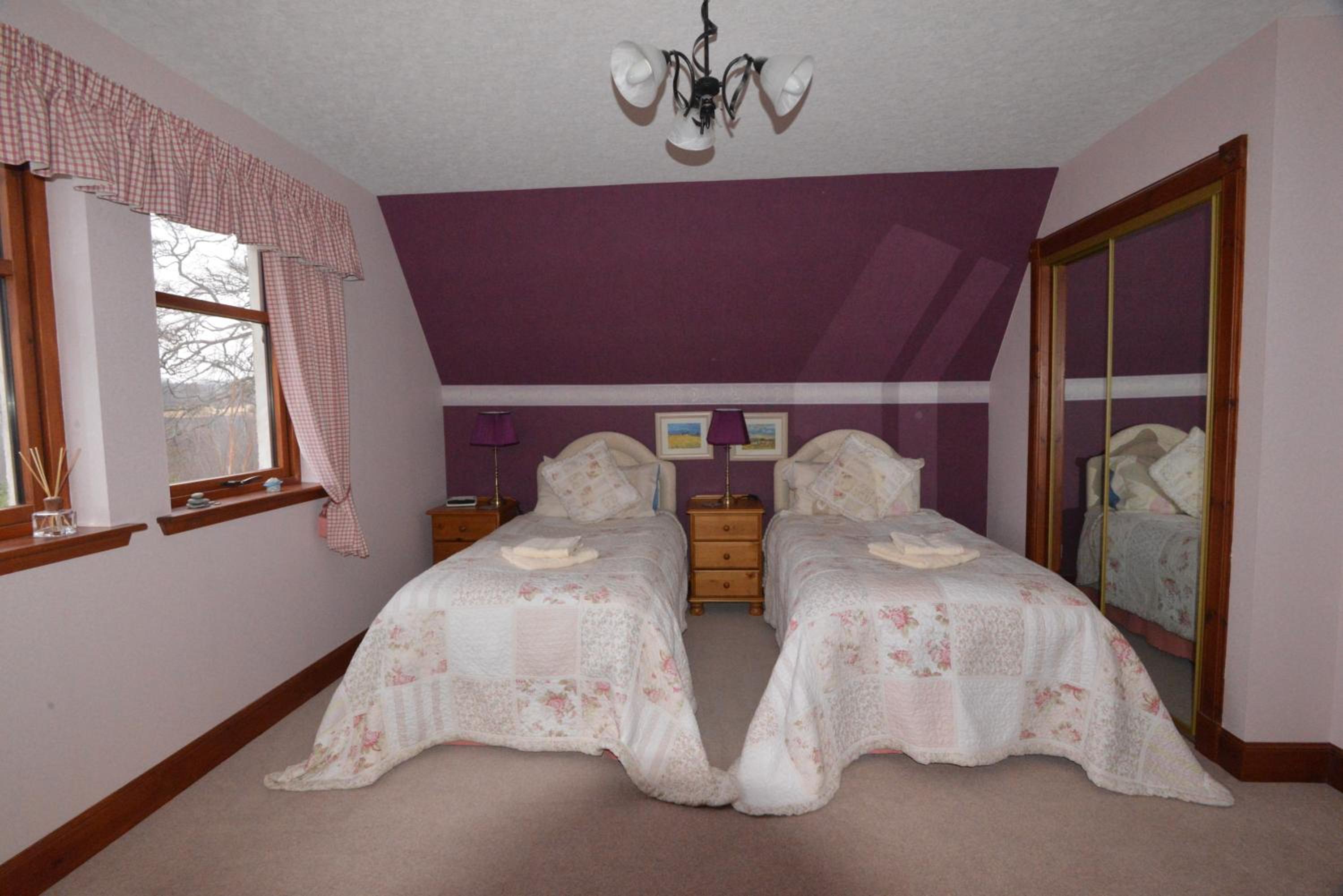 Twin Room with Private Bathroom photo 1