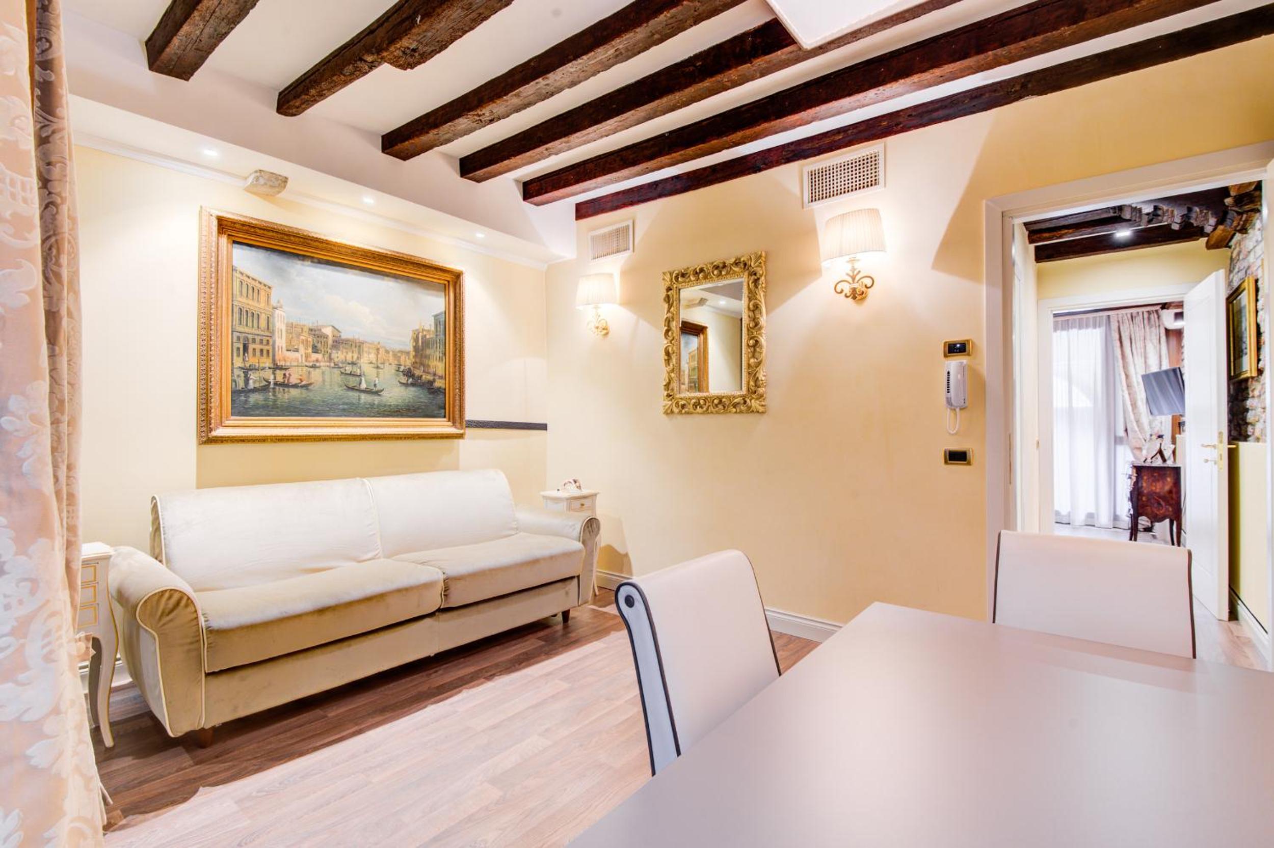 One-Bedroom Apartment - Annex