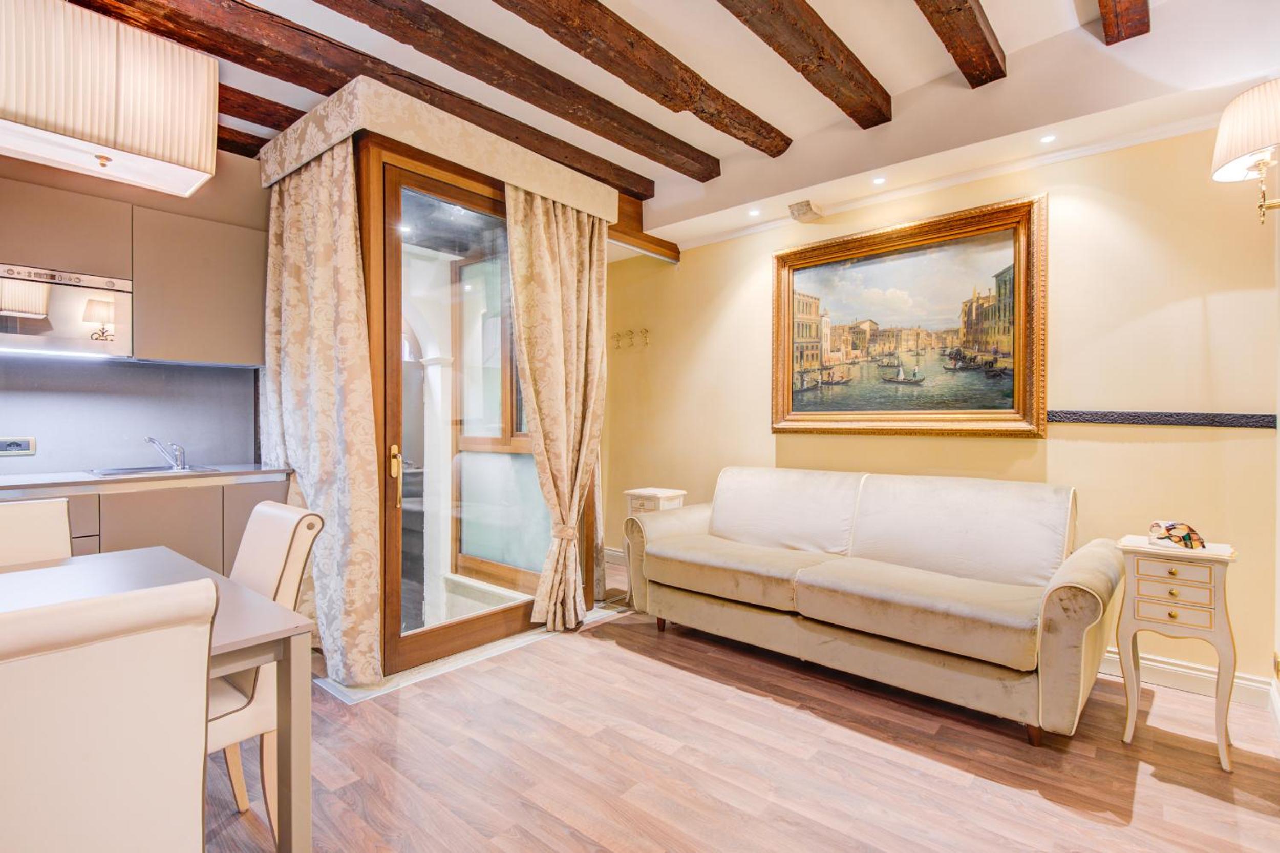 One-Bedroom Apartment - Annex