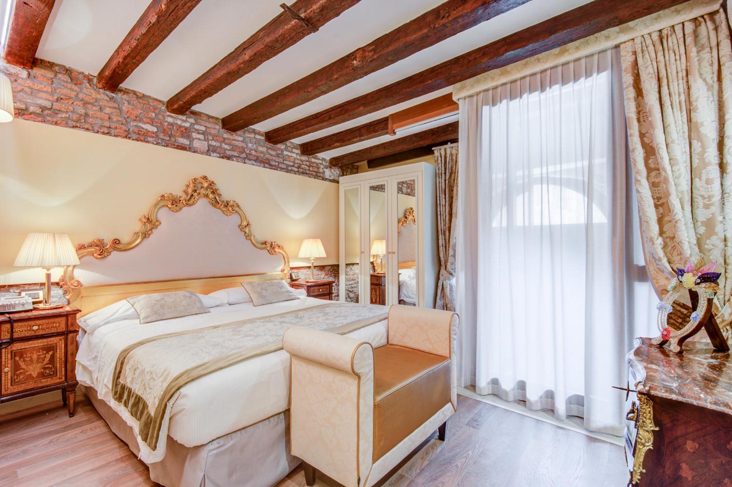 One-Bedroom Apartment - Annex