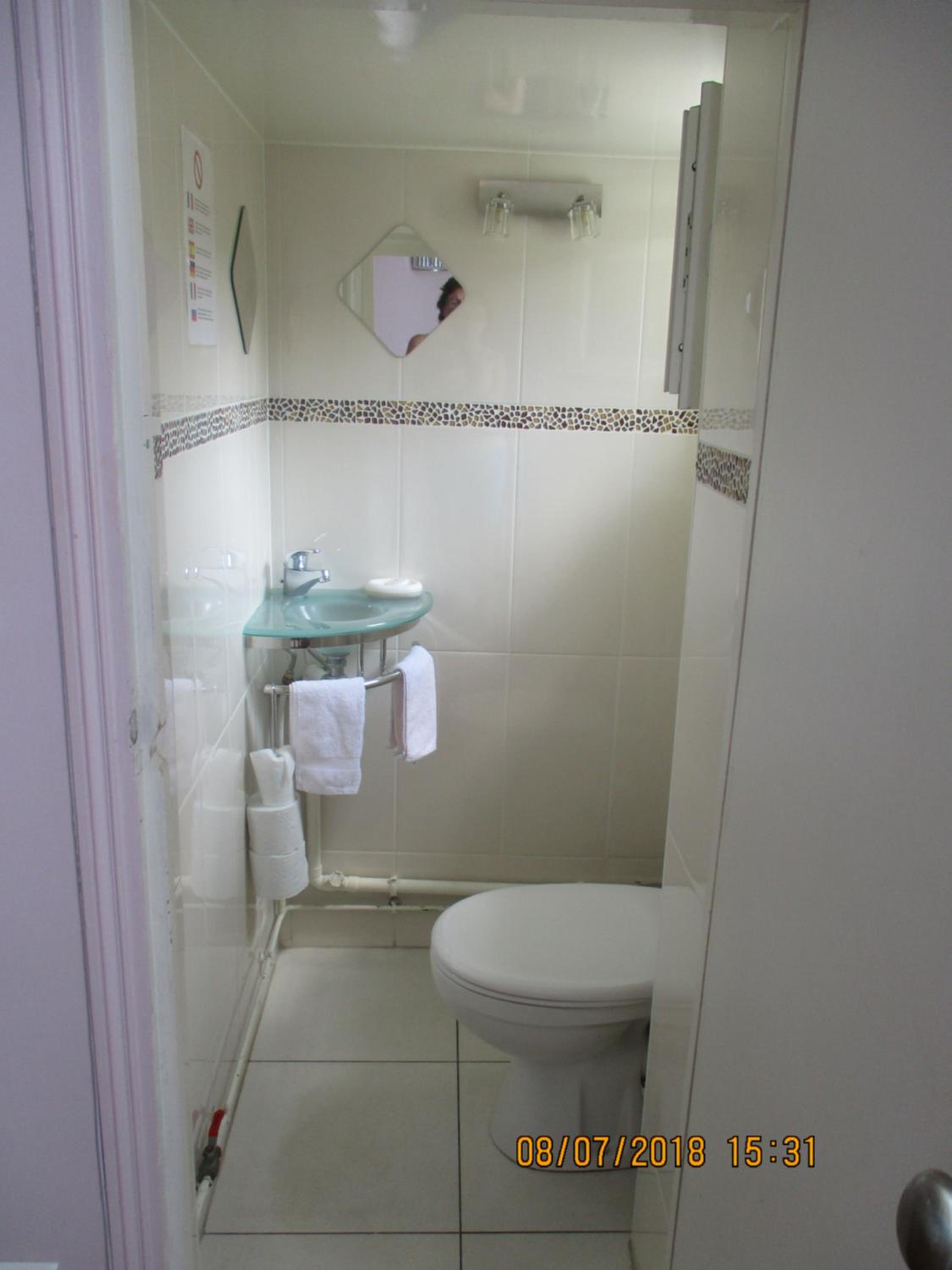 One-Bedroom Apartment (4 Adults) - Photo 13