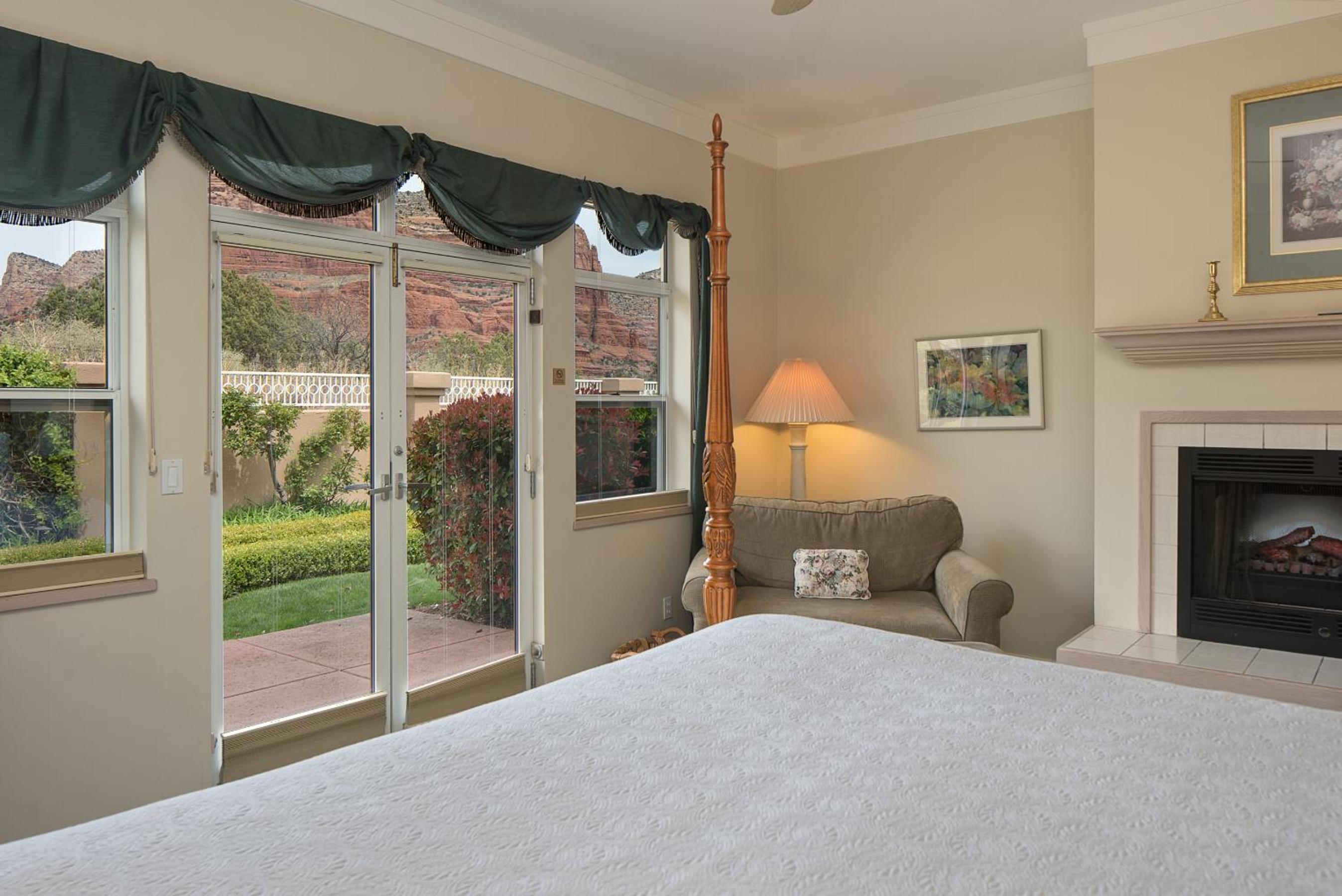 King Room - Claret Cup photo 3