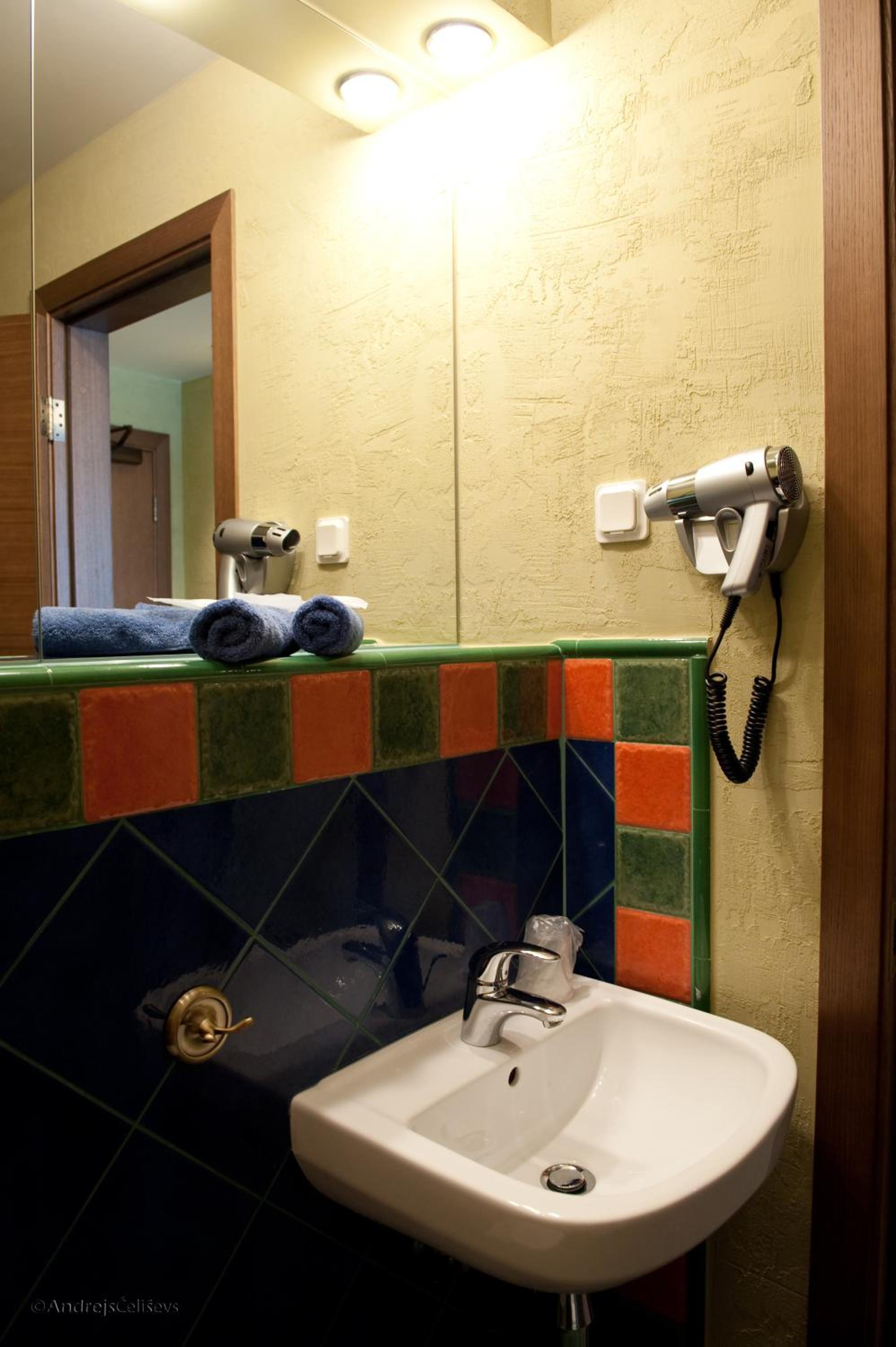 Double Room - Photo 4