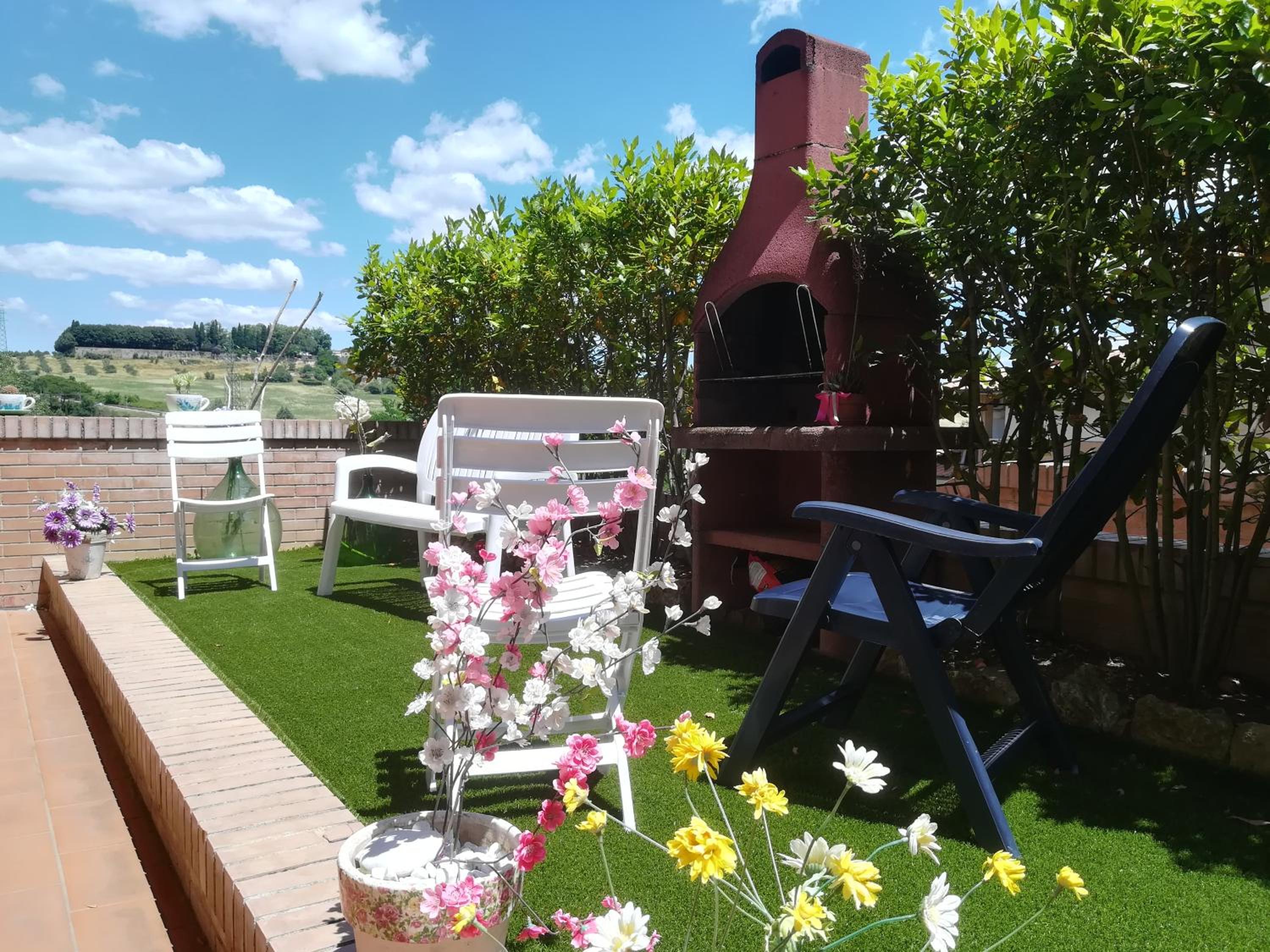 Apartment with Terrace - Photo 23
