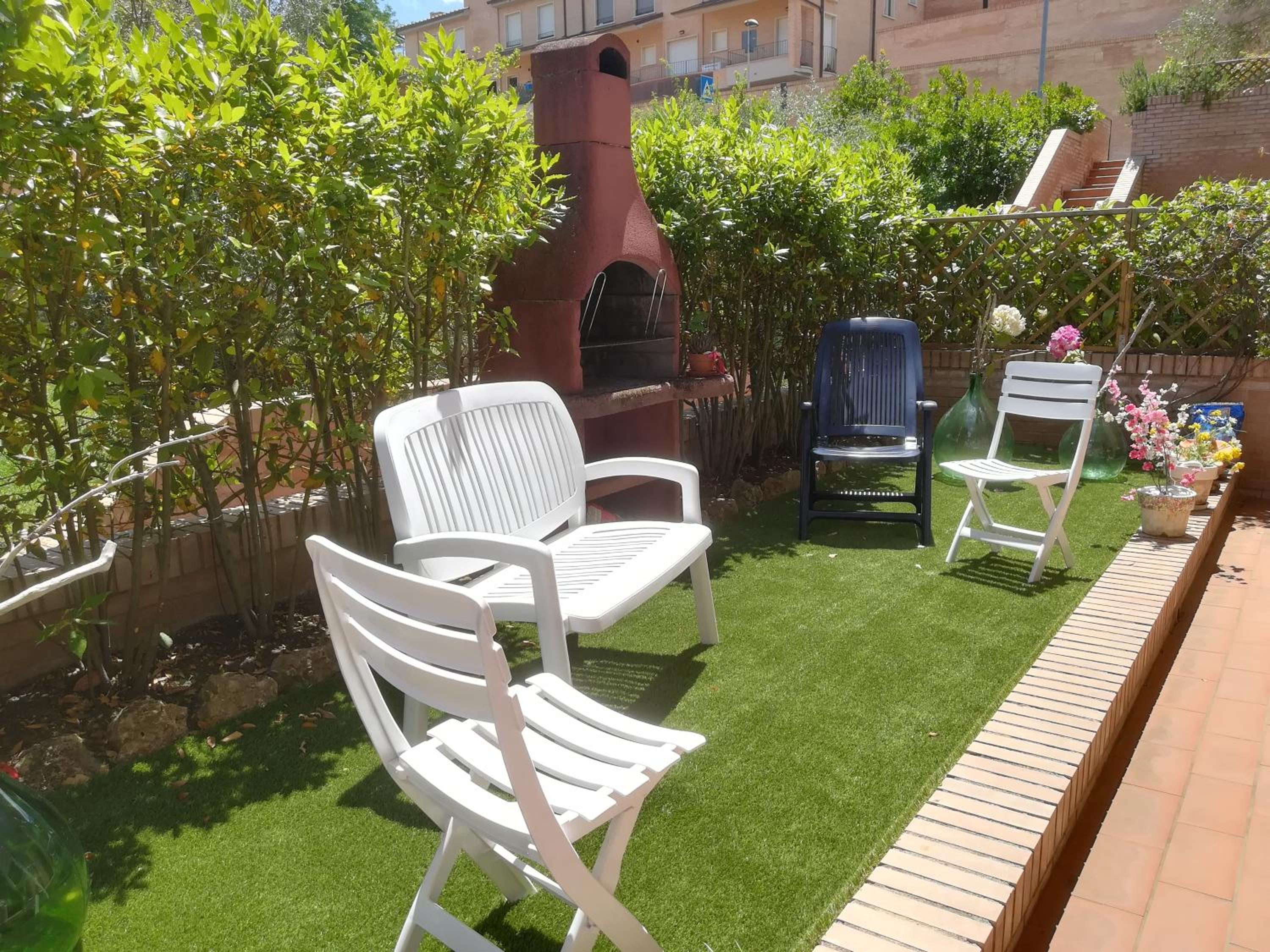 Apartment with Terrace - Photo 22