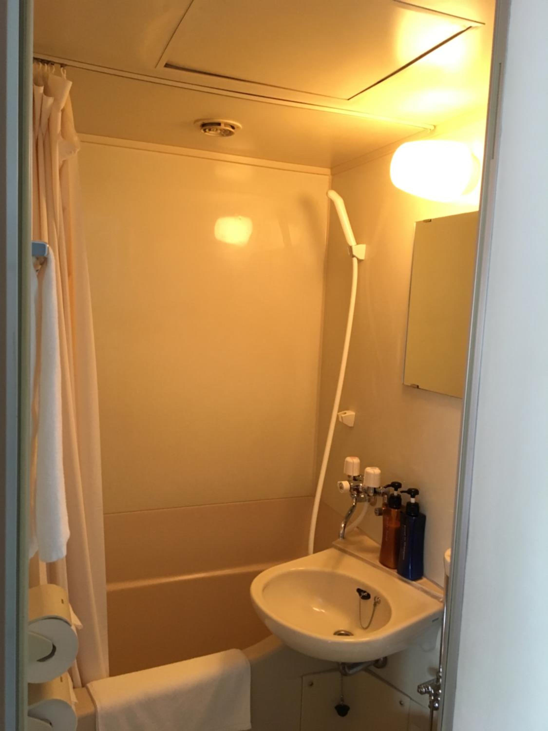 Double Room with Small Double Bed - Eco Plan (No Daily Cleaning) - Smoking photo 3