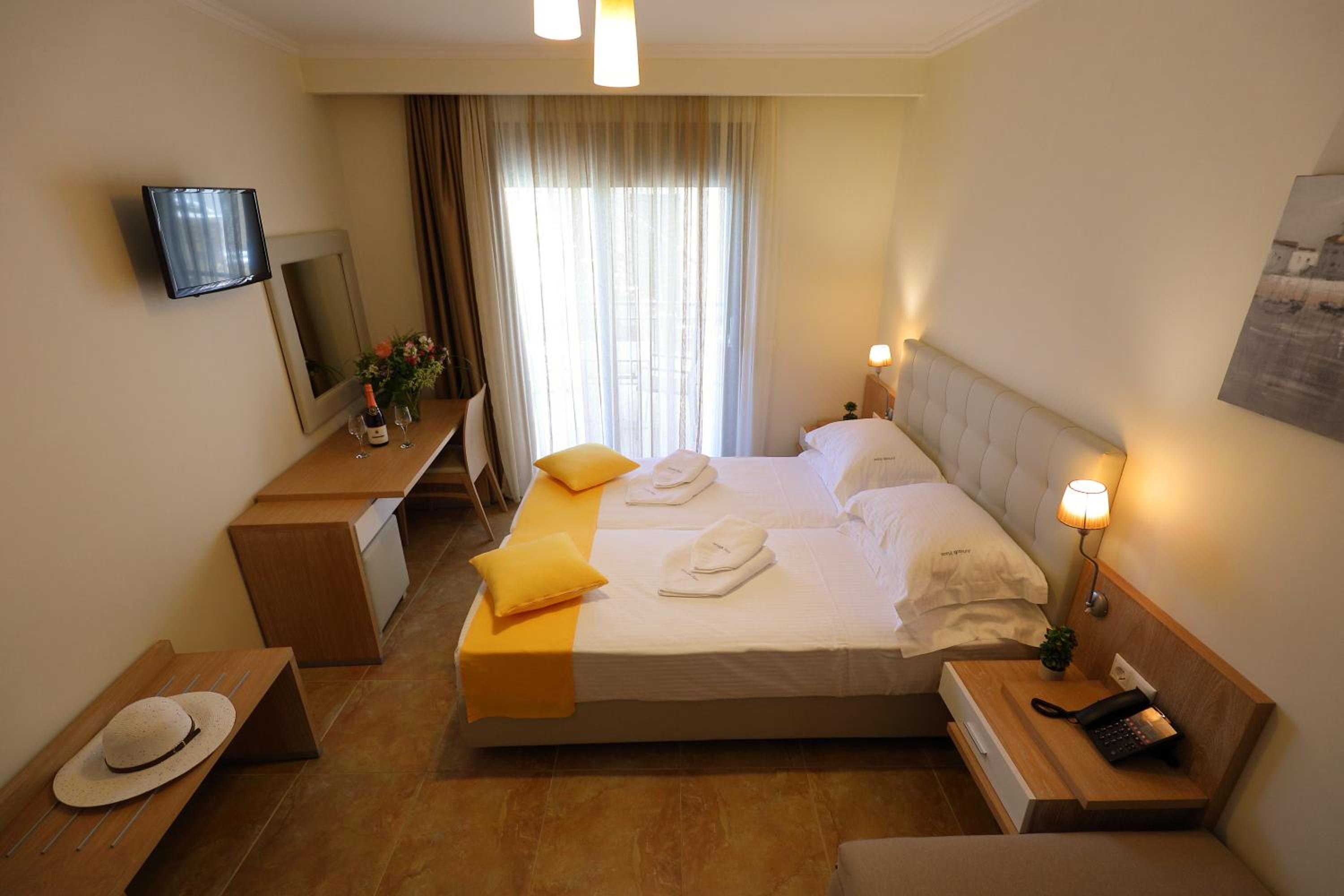 Double Room with Balcony (3 Adults)