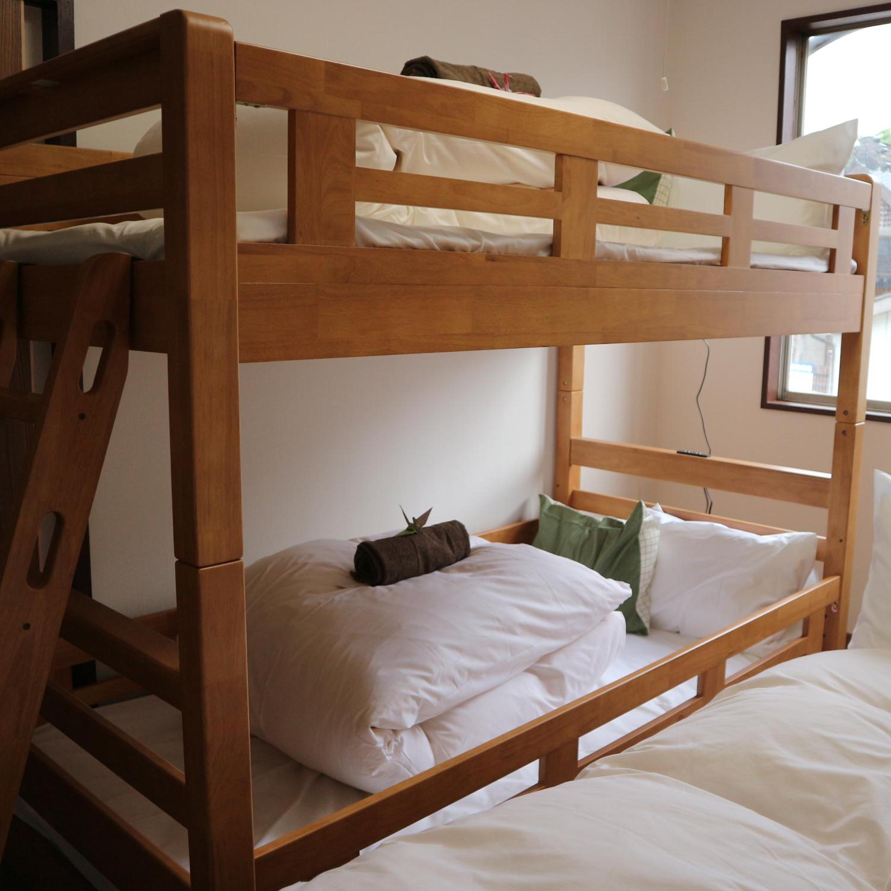 Economy Triple Room with Shared Bathroom photo 2