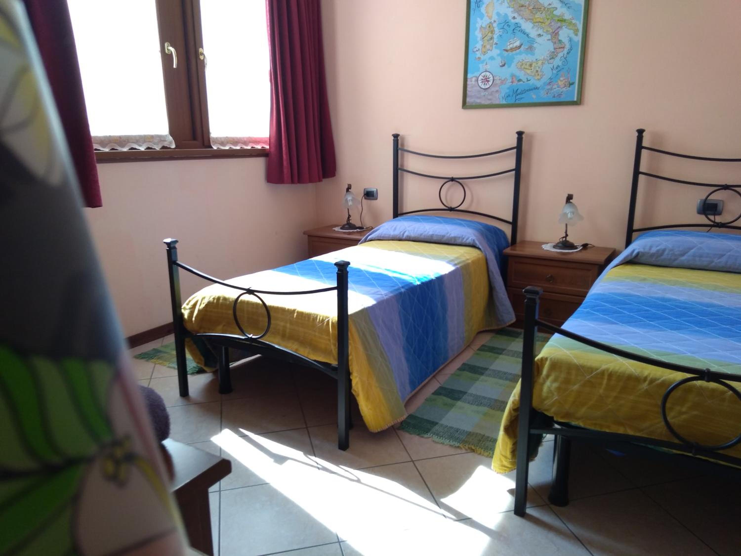 Twin Room - Photo 6