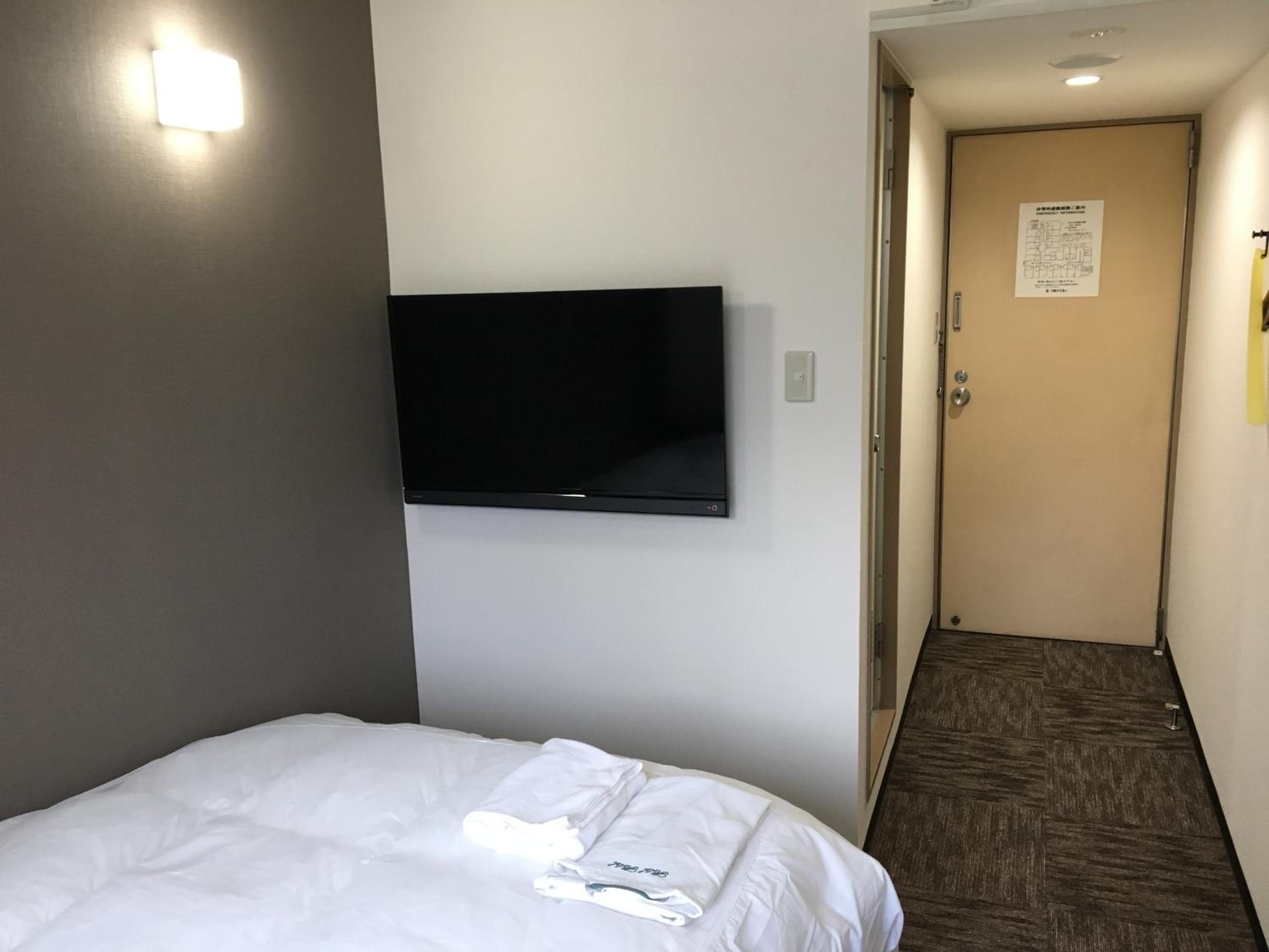 Double Room with Small Double Bed - Eco Plan (No Daily Cleaning) - Smoking photo 1