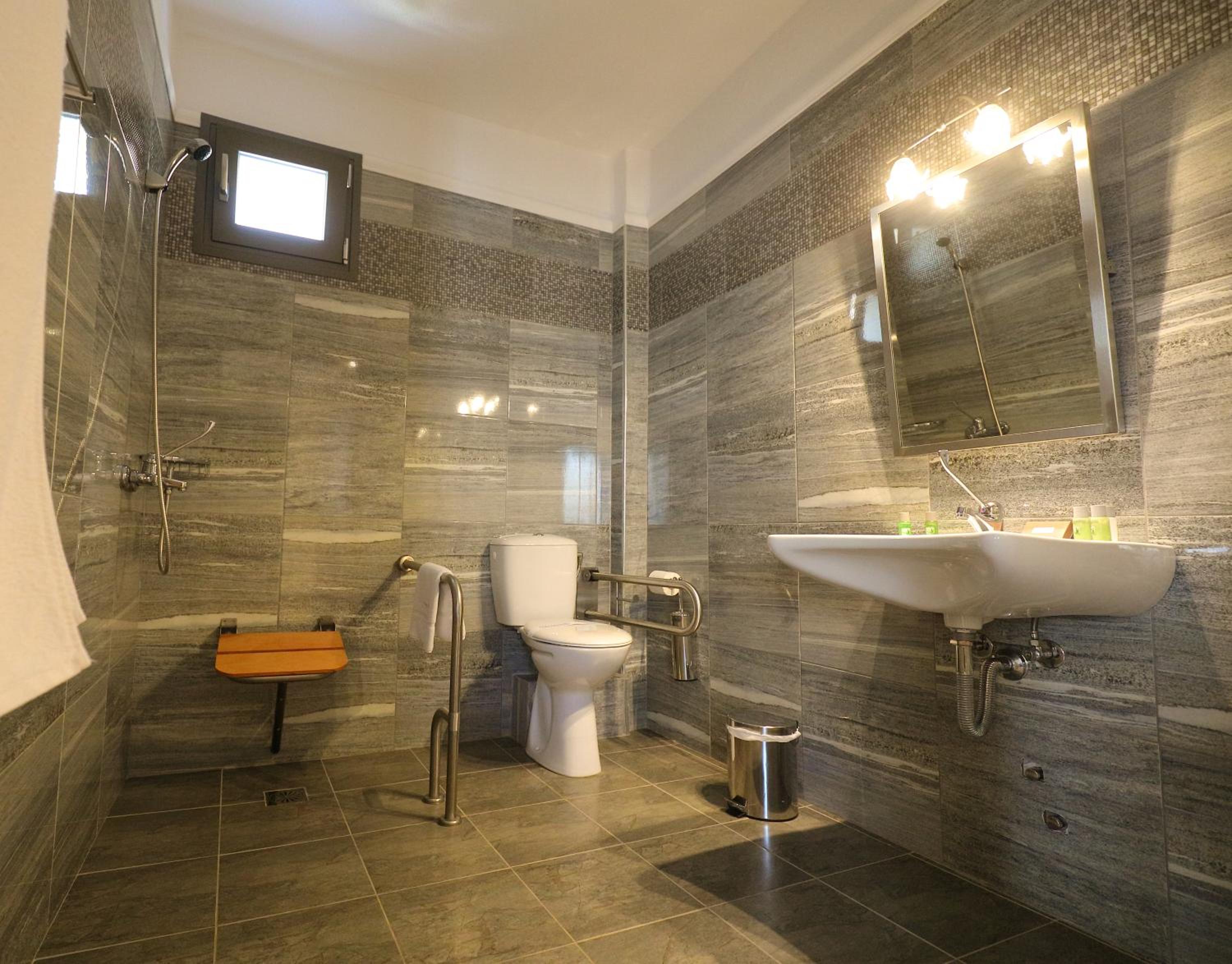 Artemis Plaza, Bilde 6