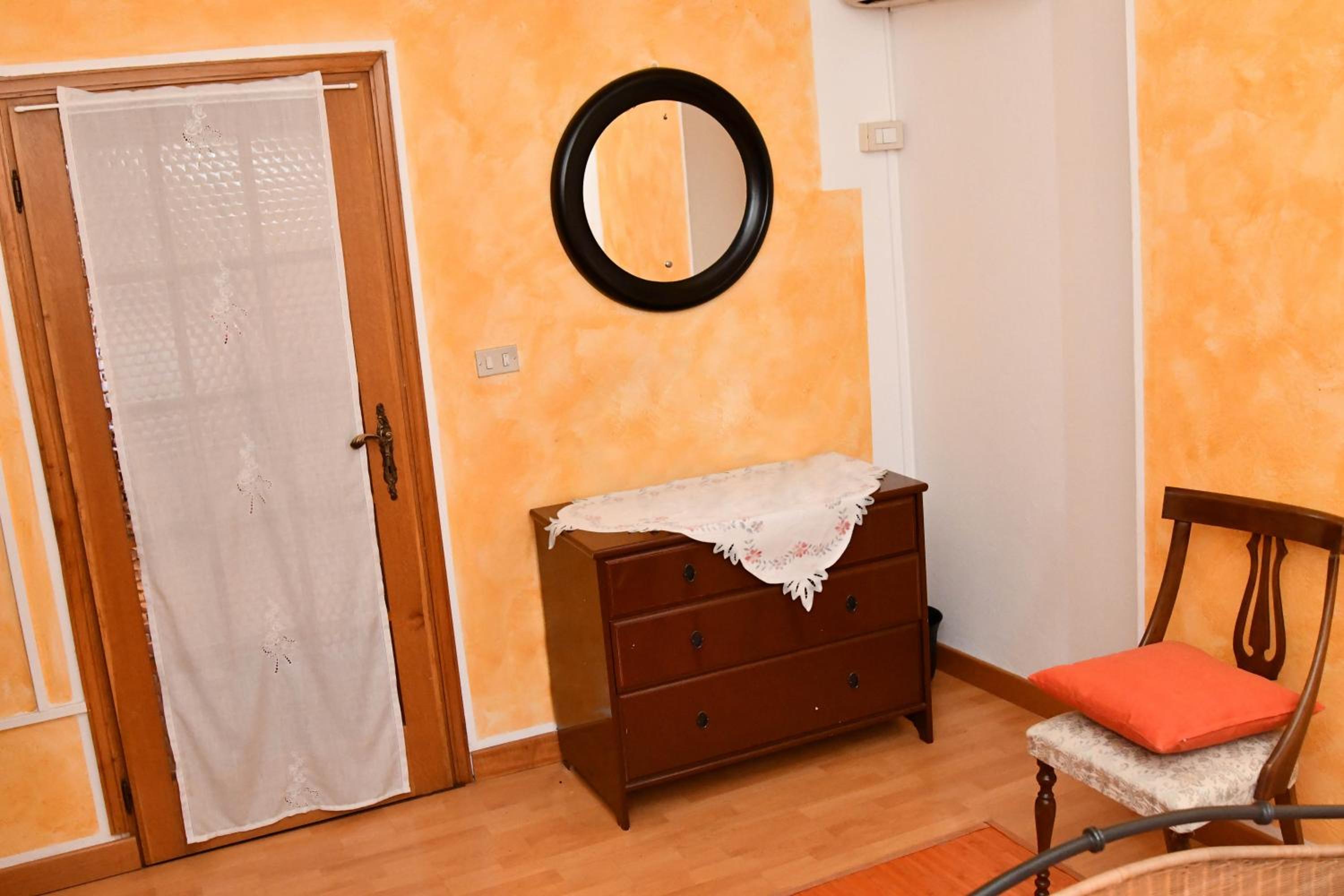 Budget Double Room photo 2