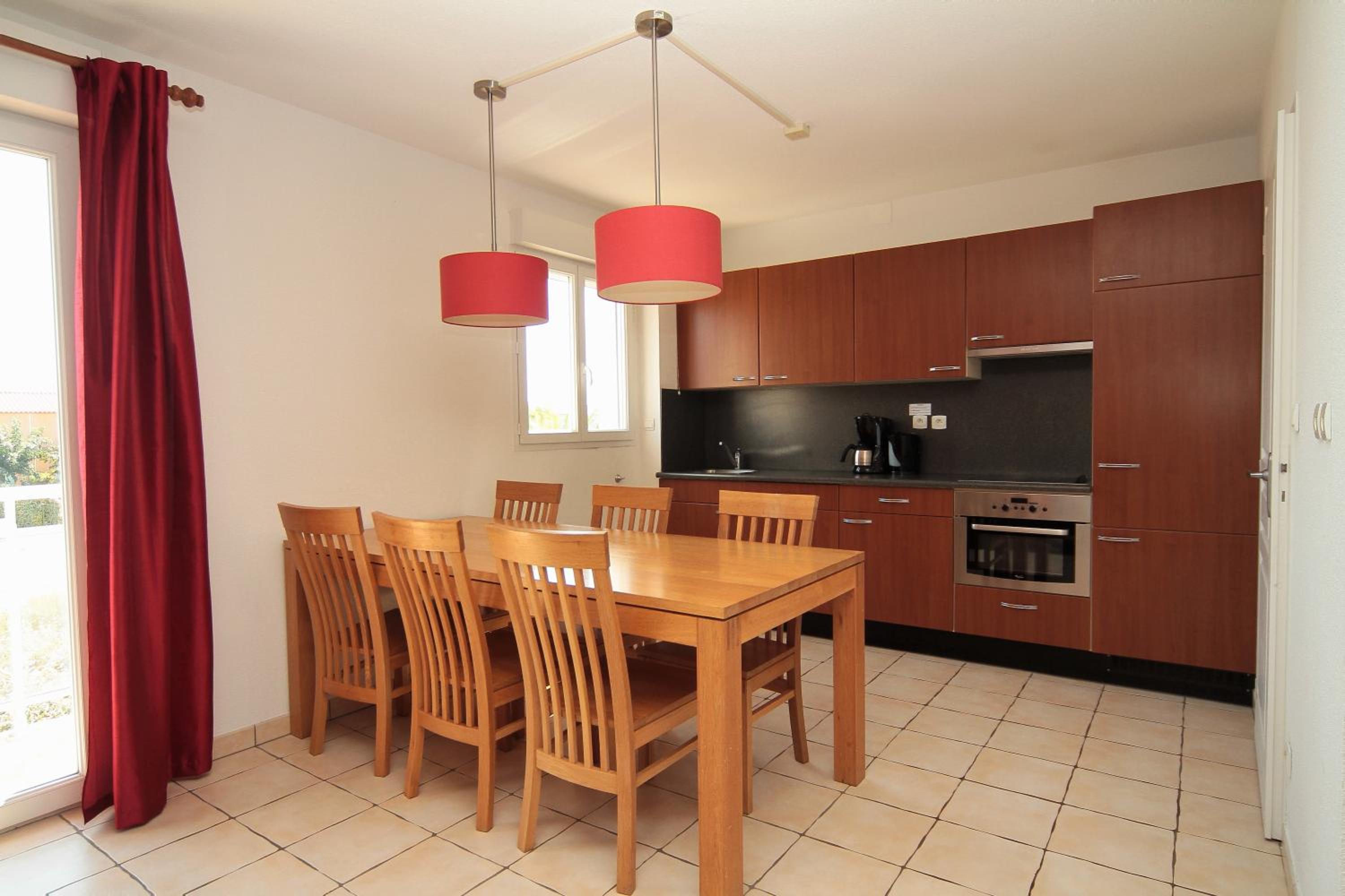 Three-Bedroom Apartment photo 3