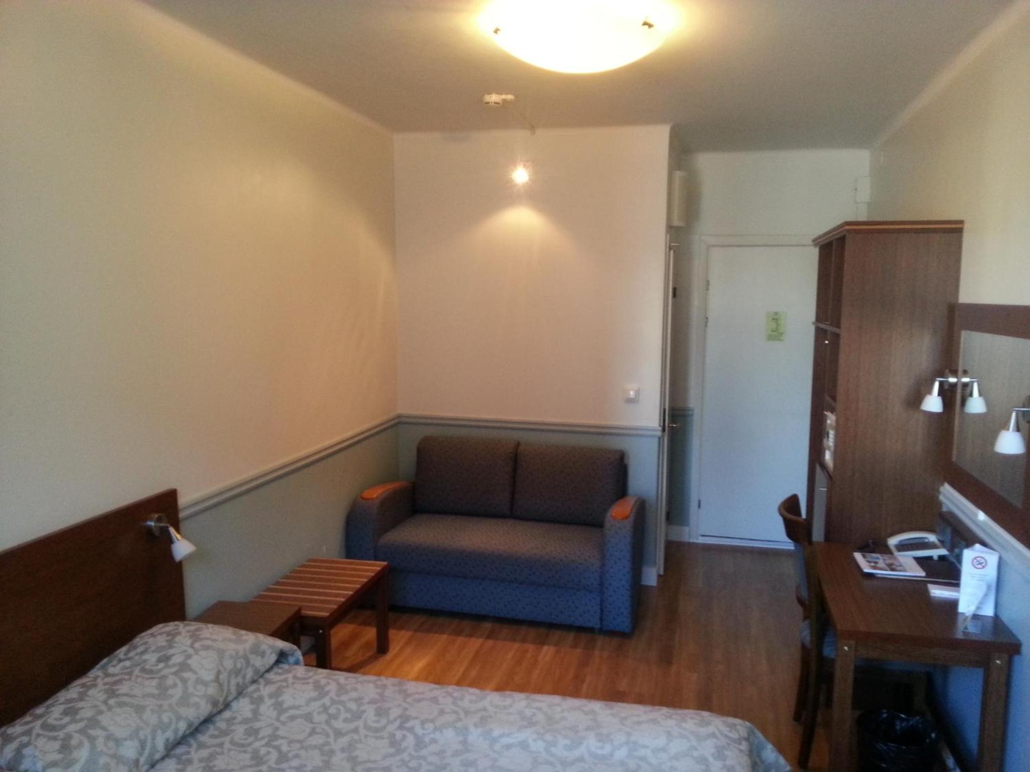 Comfort Twin Room thumbnail 6