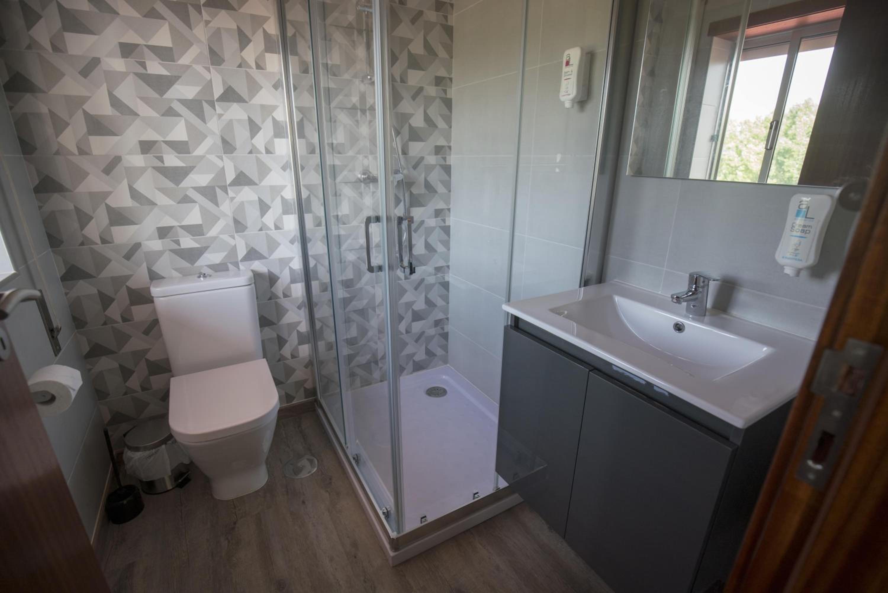 Family Room with Private Bathroom - Photo 6