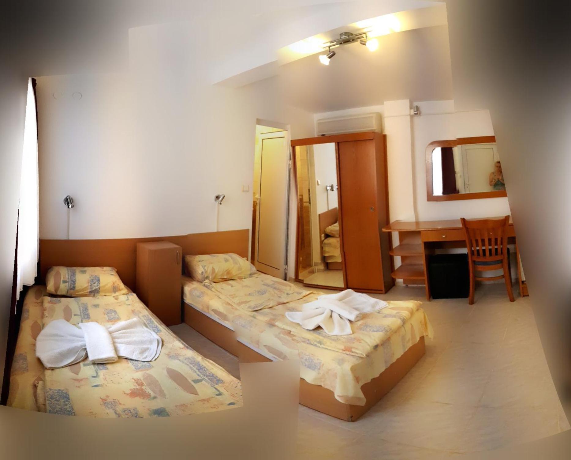 Double Room - Photo 1