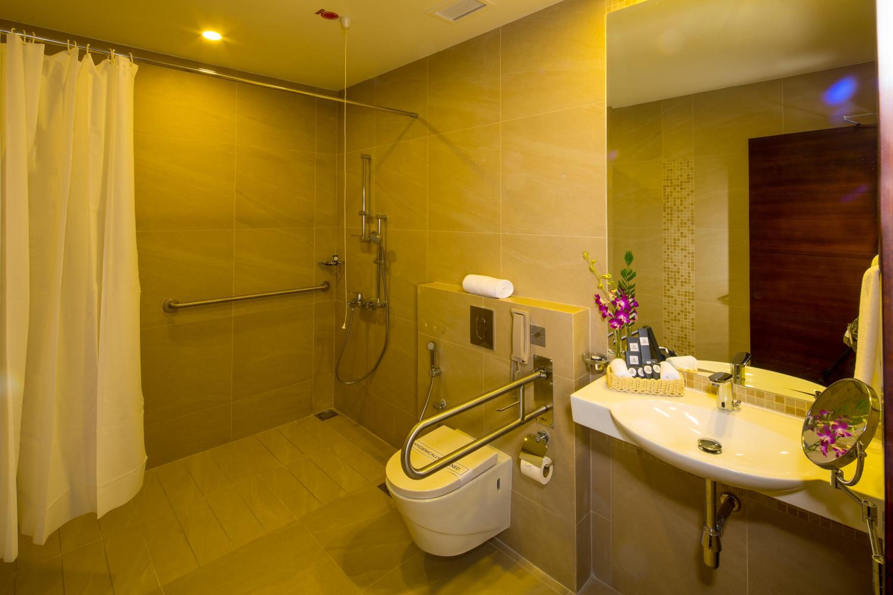 King Room - Disability Access photo 3