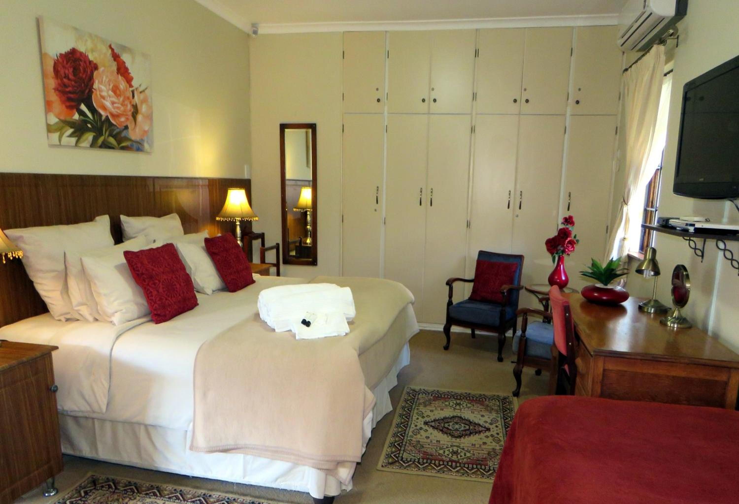 Deluxe Double Or Twin Room With Pool View photo 1
