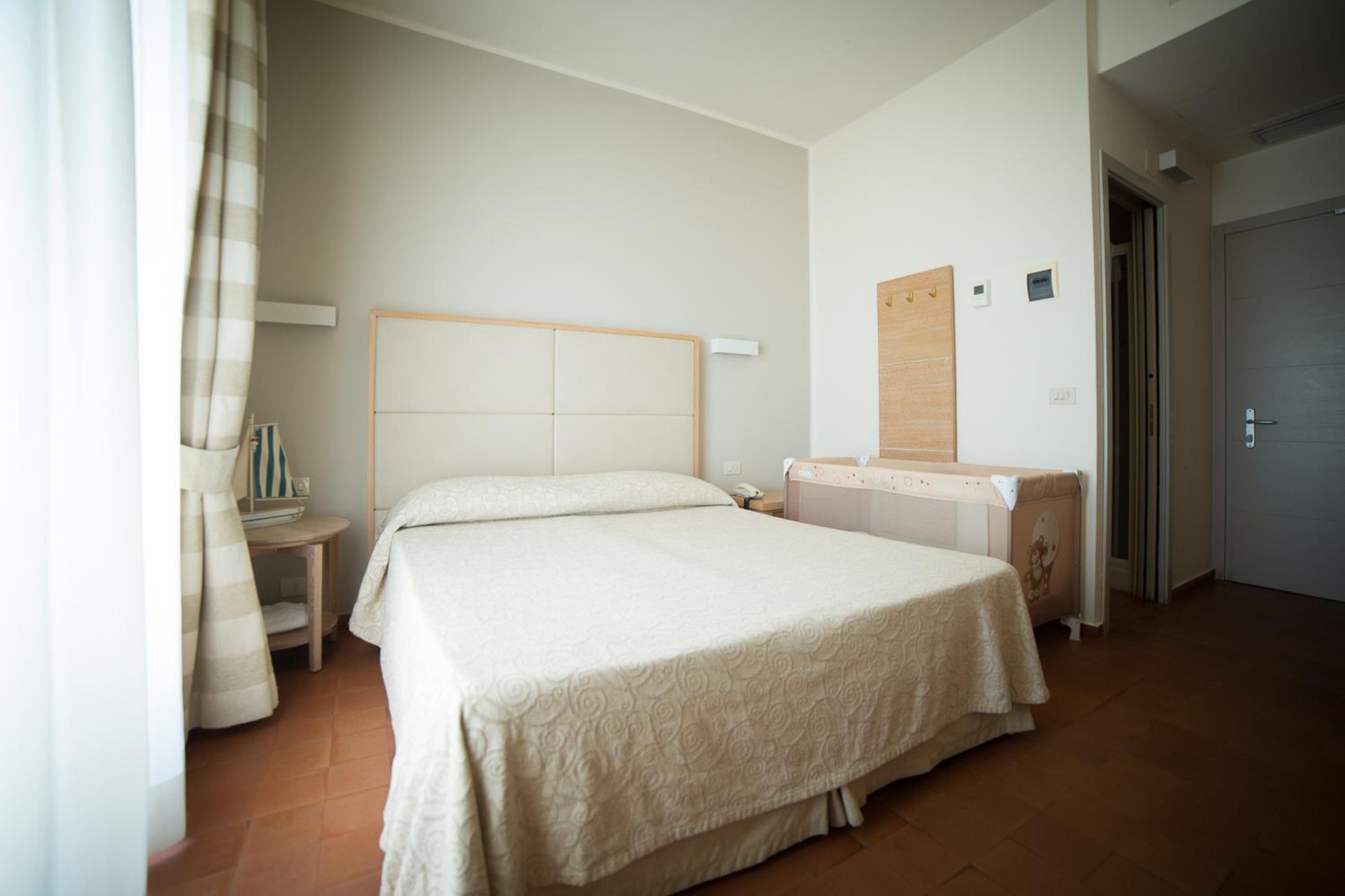 Double Room with Balcony and Sea View photo 2
