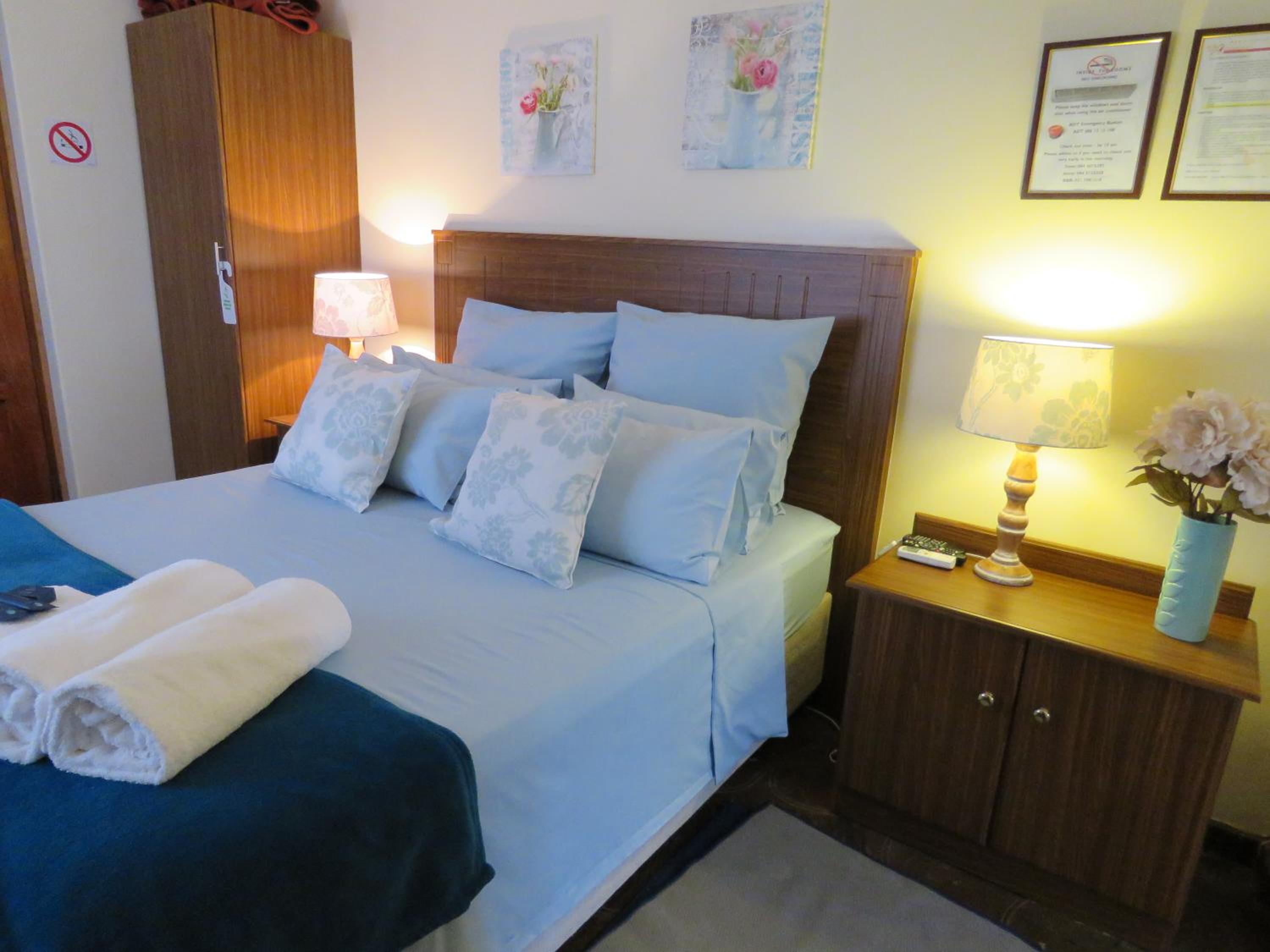 Standard Queen Room photo 1