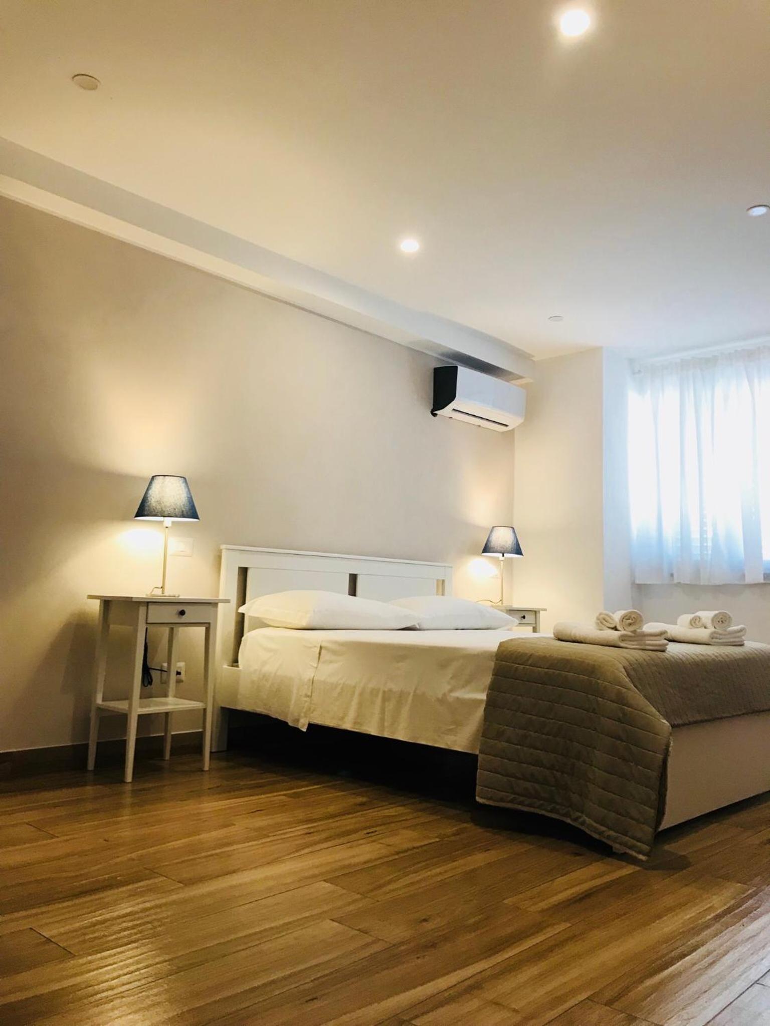 Double Room with Sea View - Photo 1