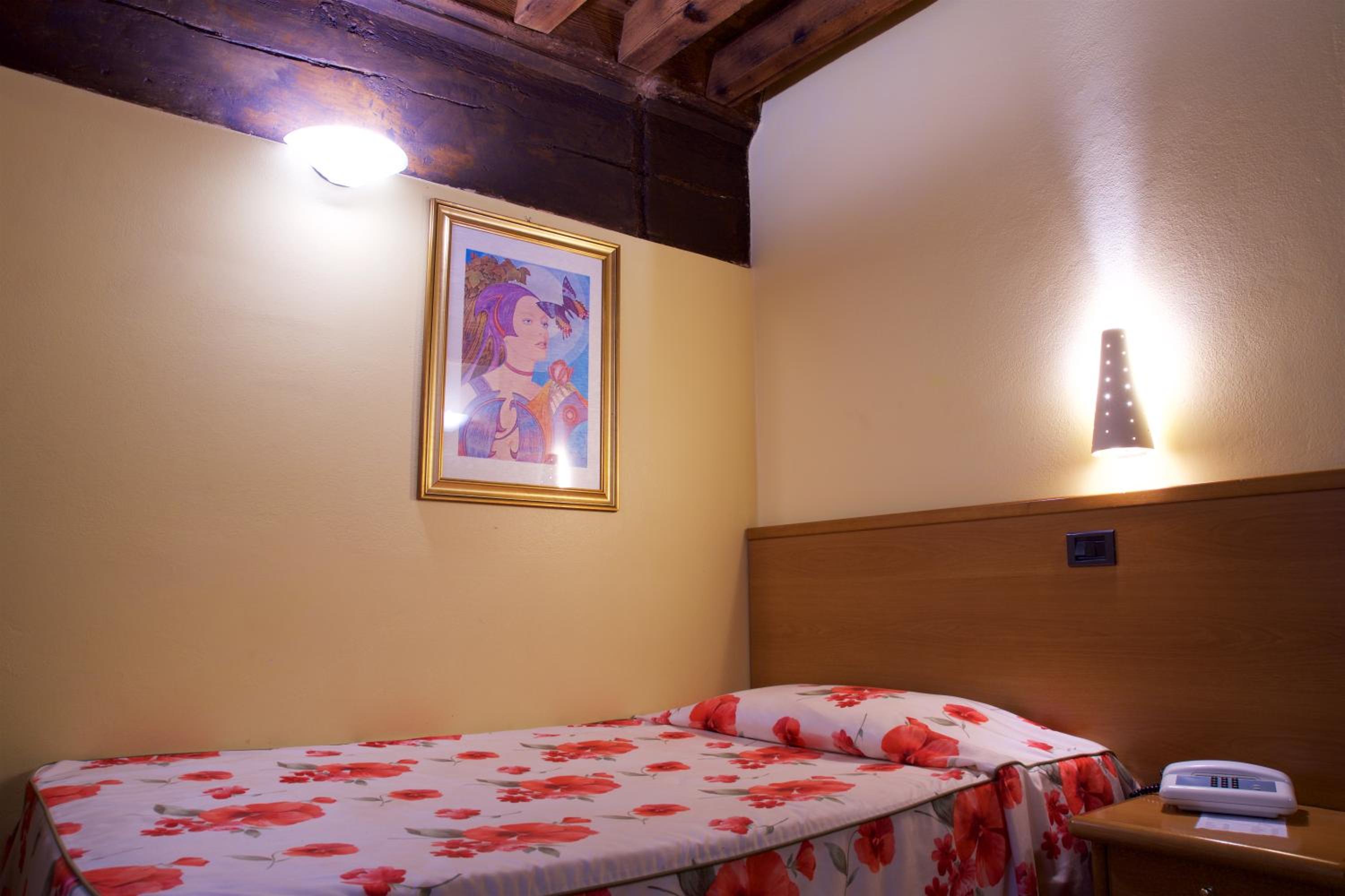 Comfort Single Room - Photo 10