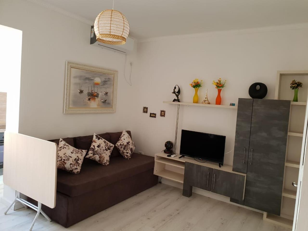 Studio Apartment photo 2
