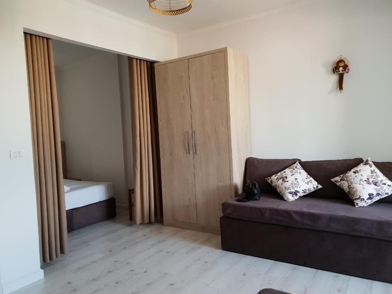 Studio Apartment photo 1