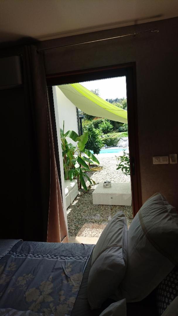 Deluxe Double Room (2 Adults + 1 Child) - Photo 12