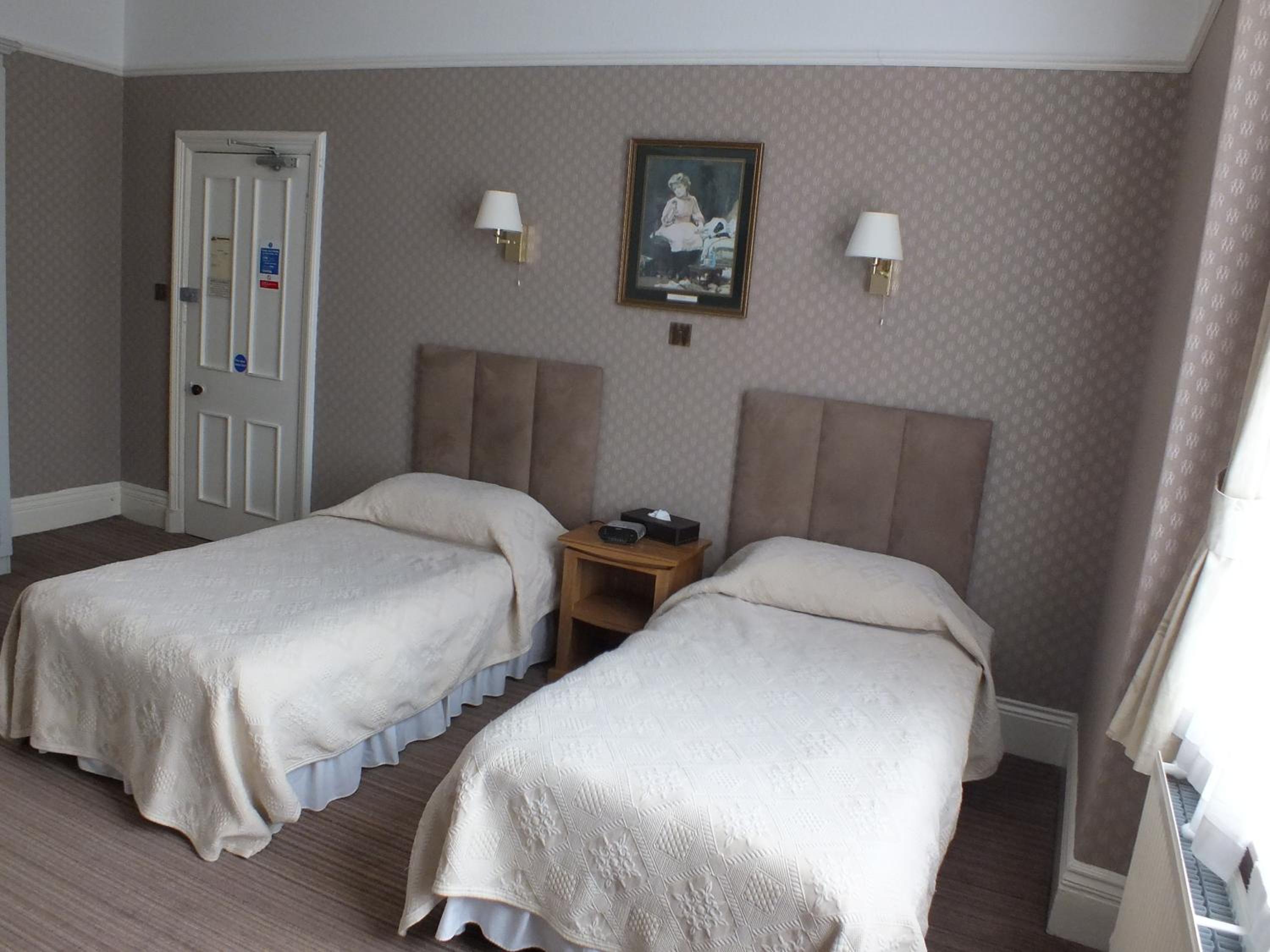 Standard Twin Room photo 2