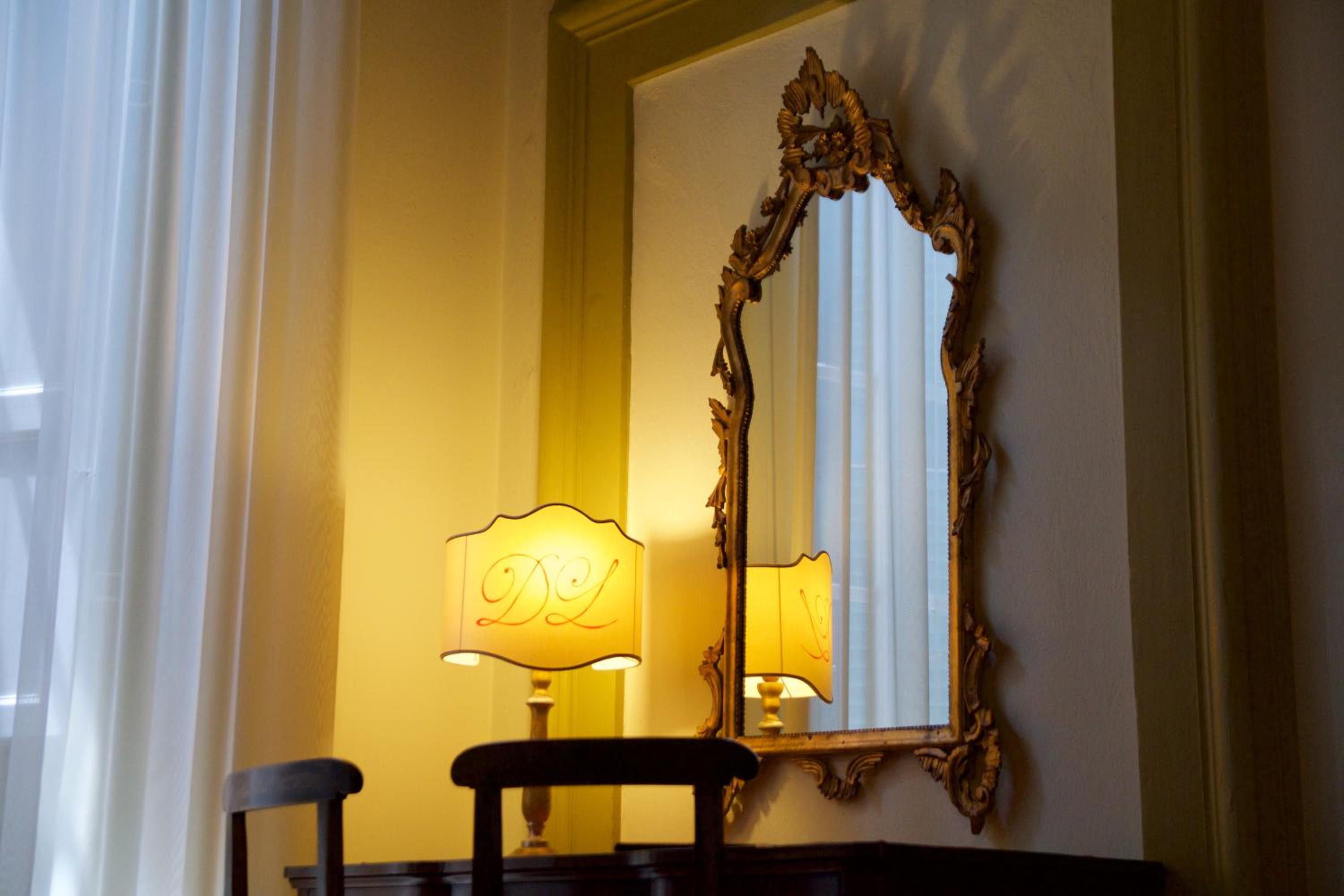Deluxe Suite - Photo 15