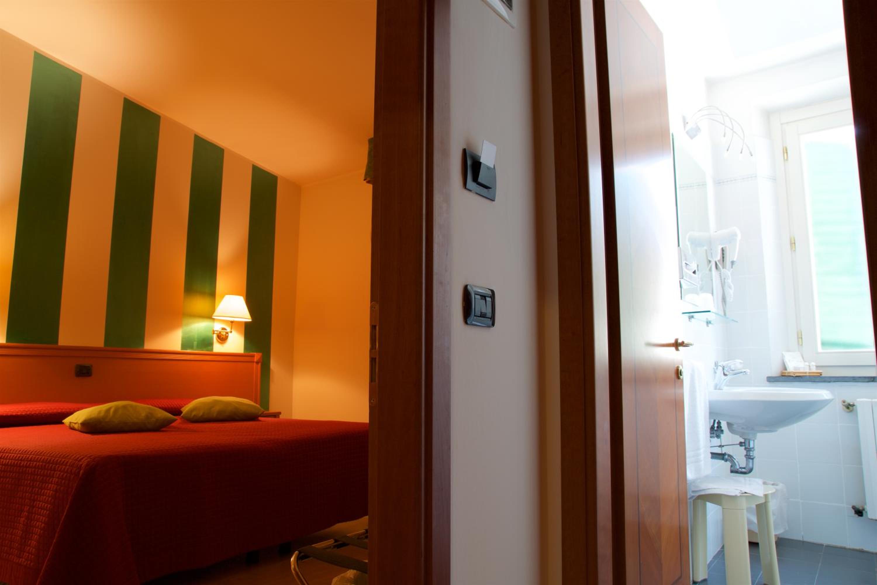 Superior Double or Twin Room - Photo 57