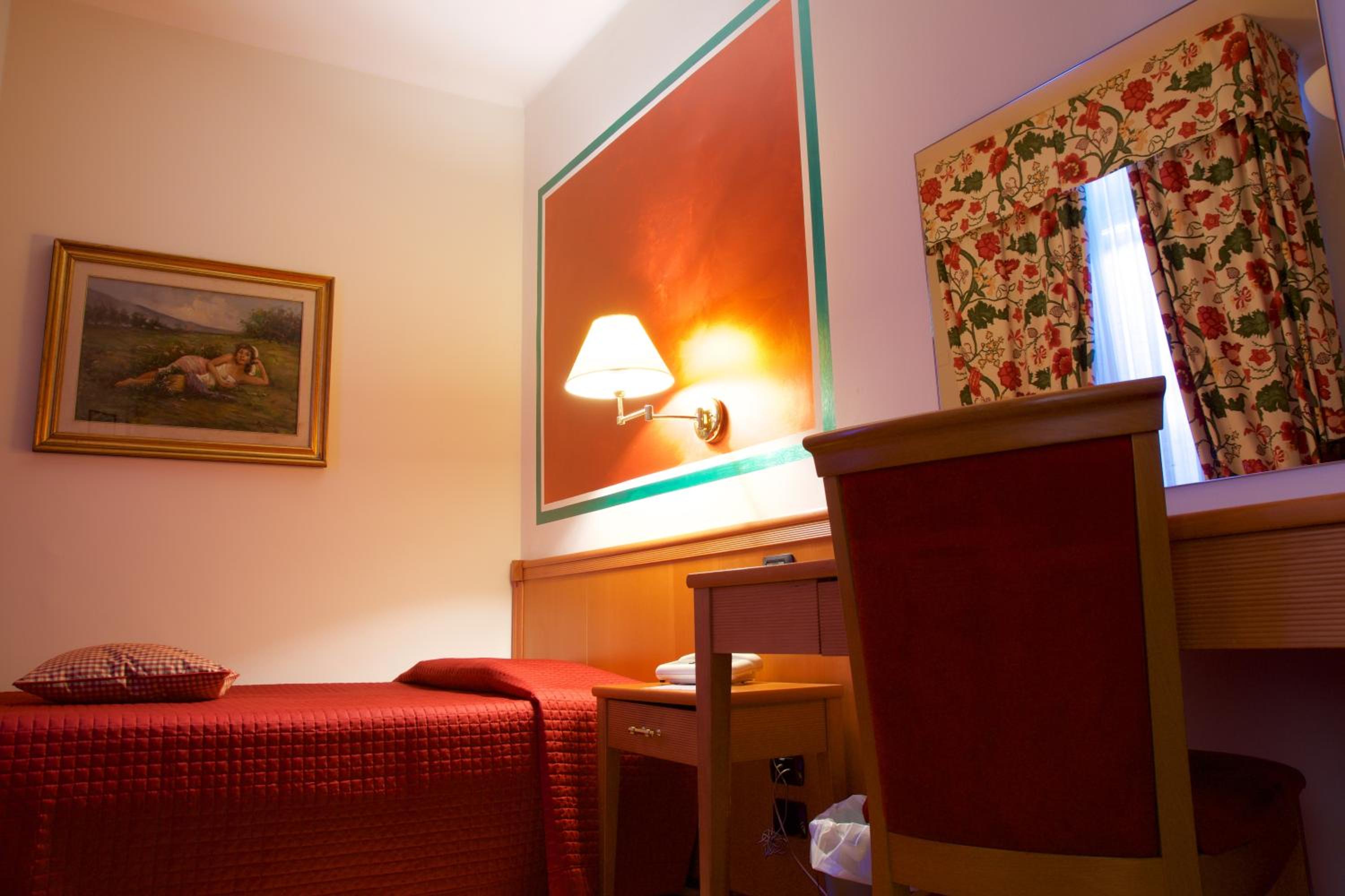 Comfort Single Room - Photo 12