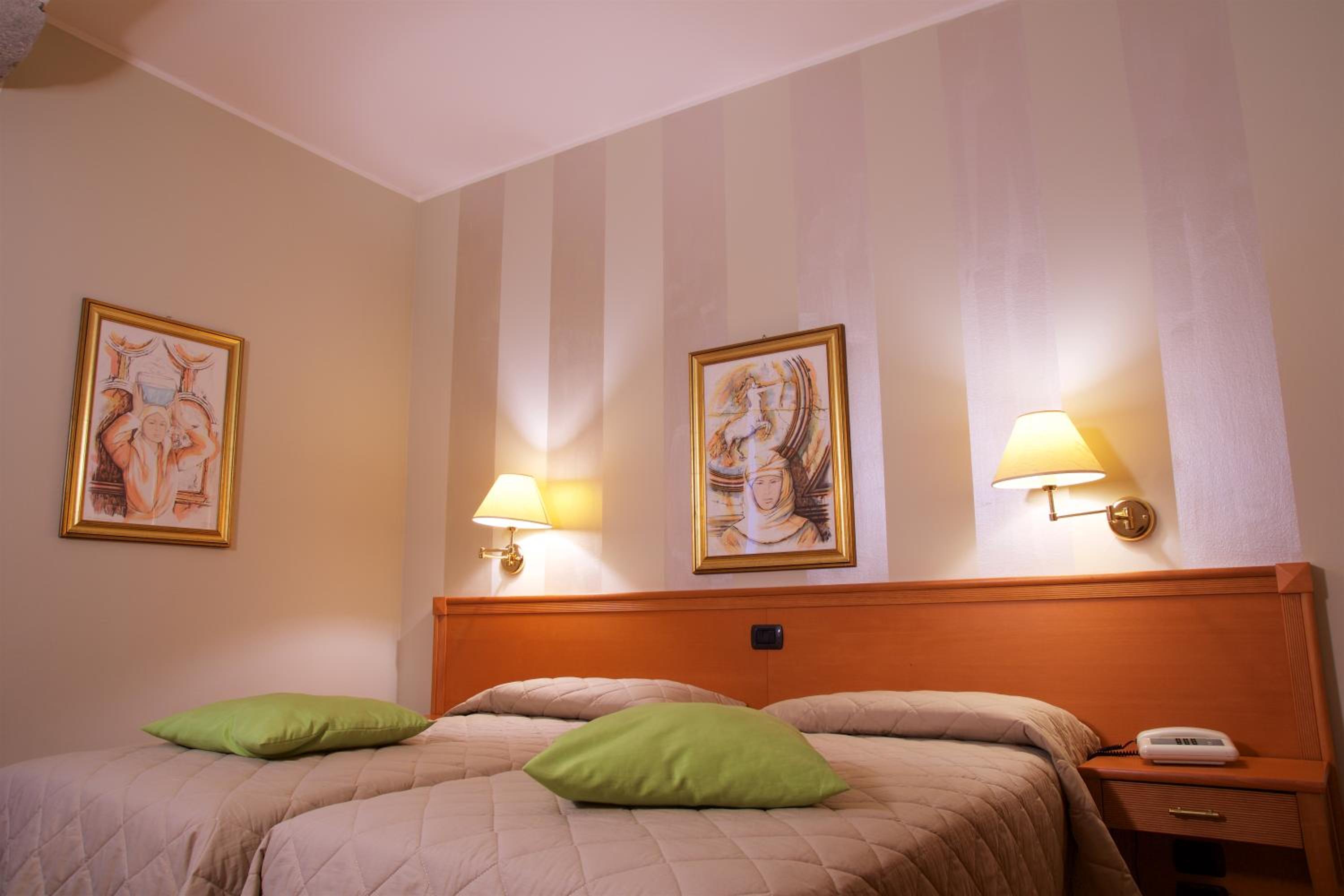 Superior Double or Twin Room - Photo 65