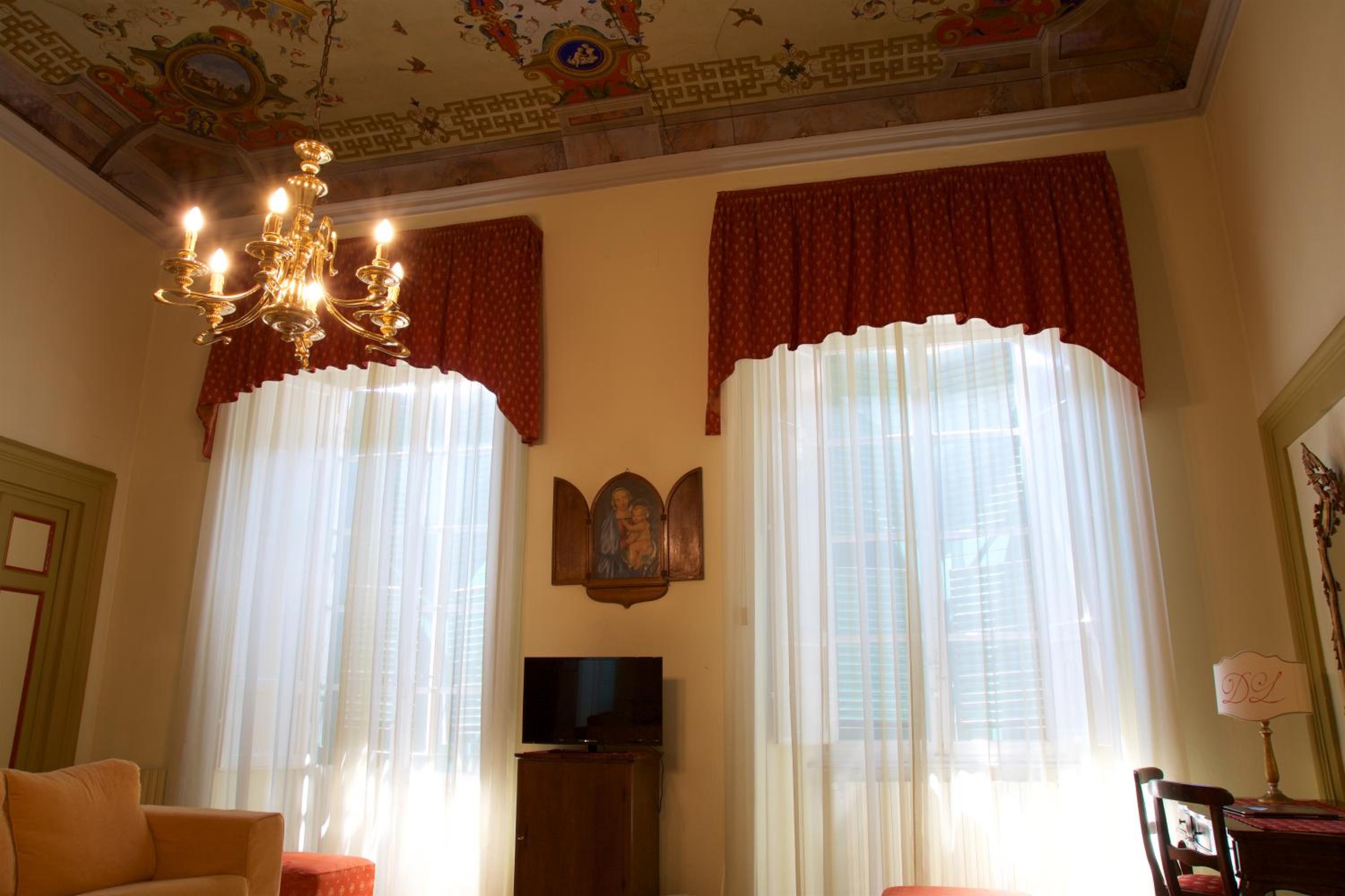 Deluxe Suite - Photo 20