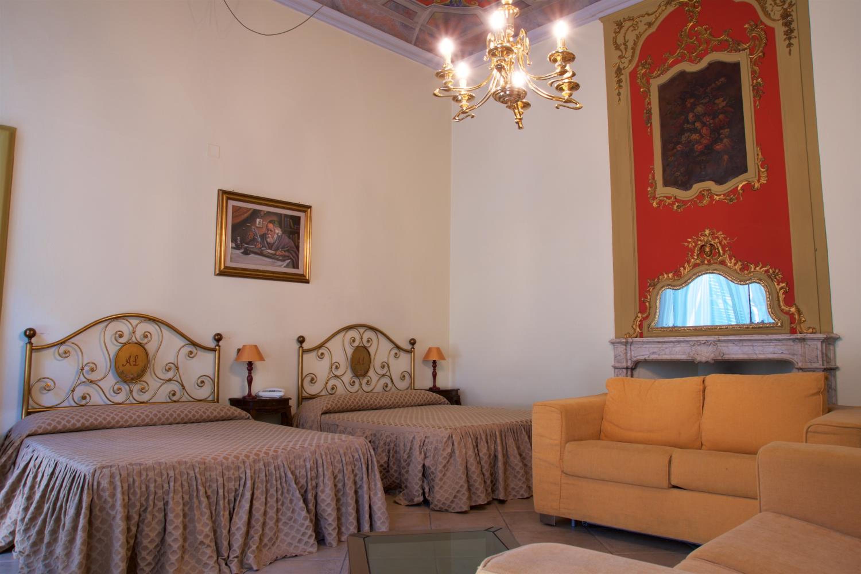 Deluxe Suite - Photo 18