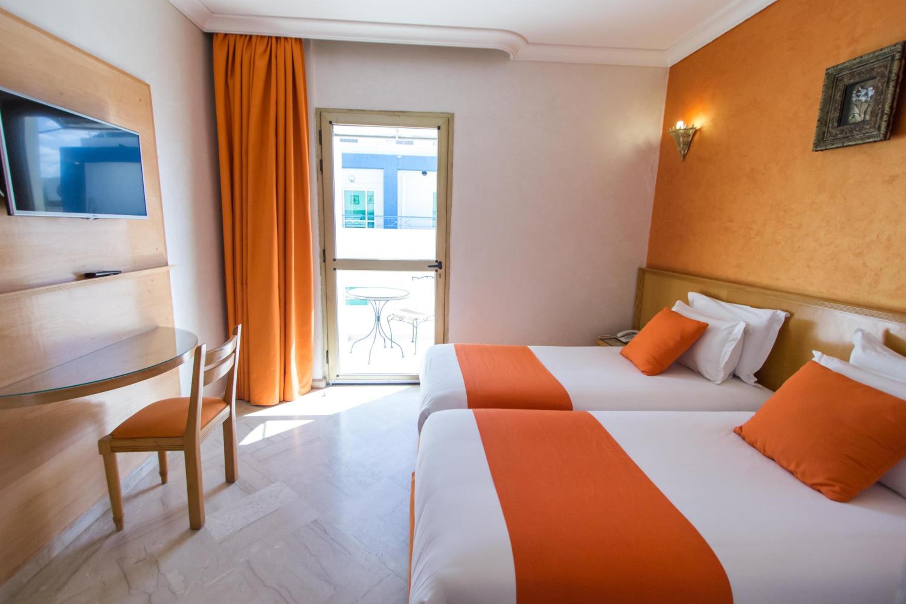Double or Twin Room - Photo 6