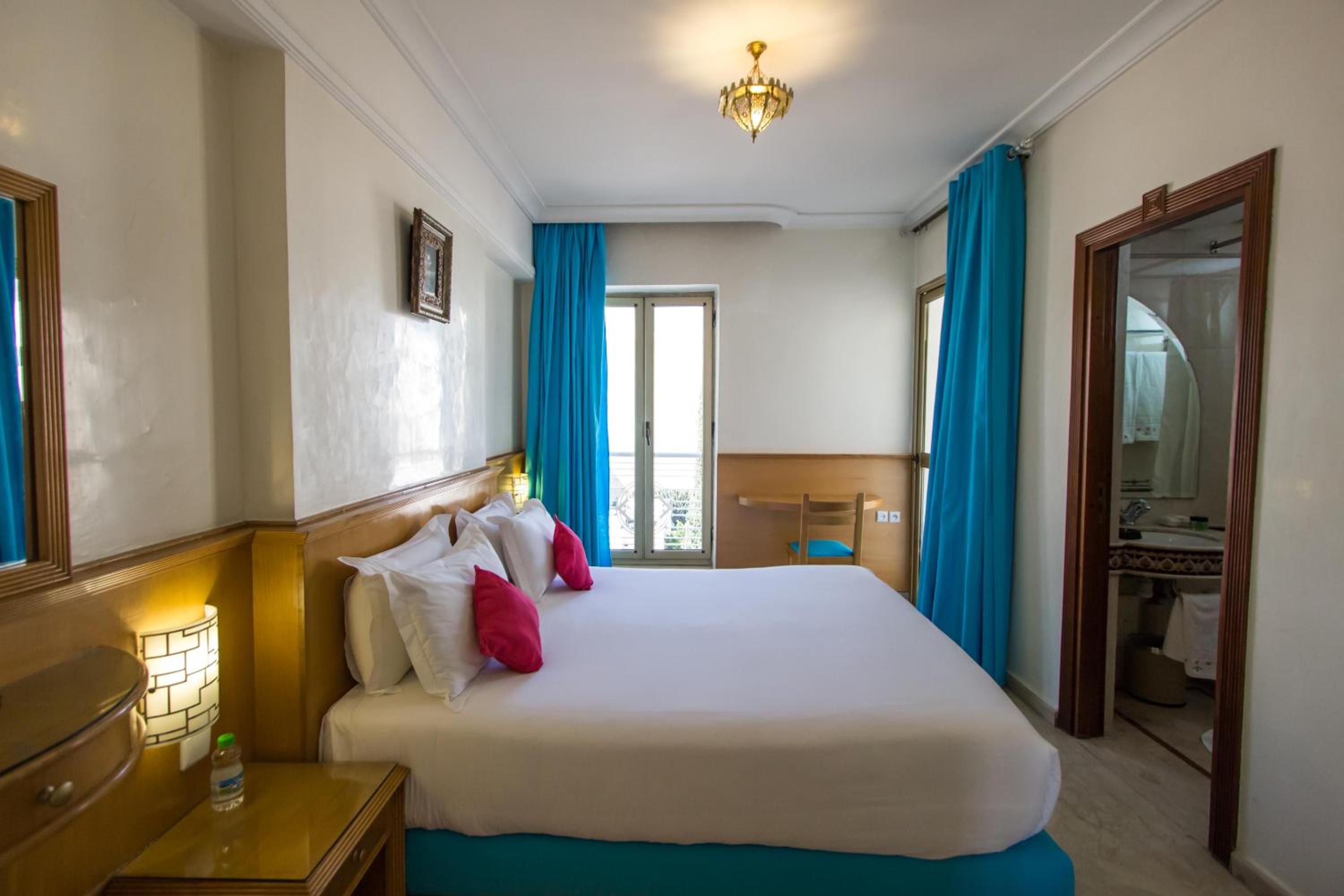 Double or Twin Room - Photo 7
