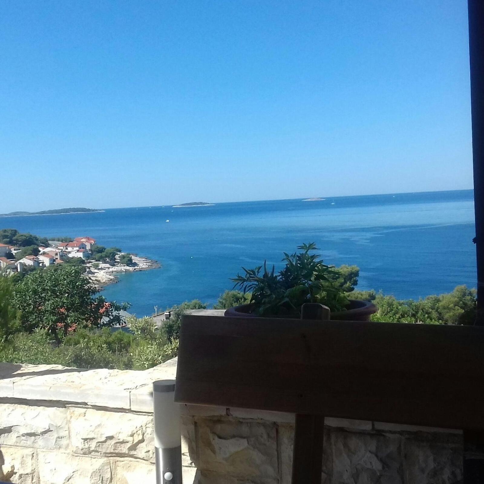 Two-Bedroom Apartment with Terrace and Sea View - Photo 8