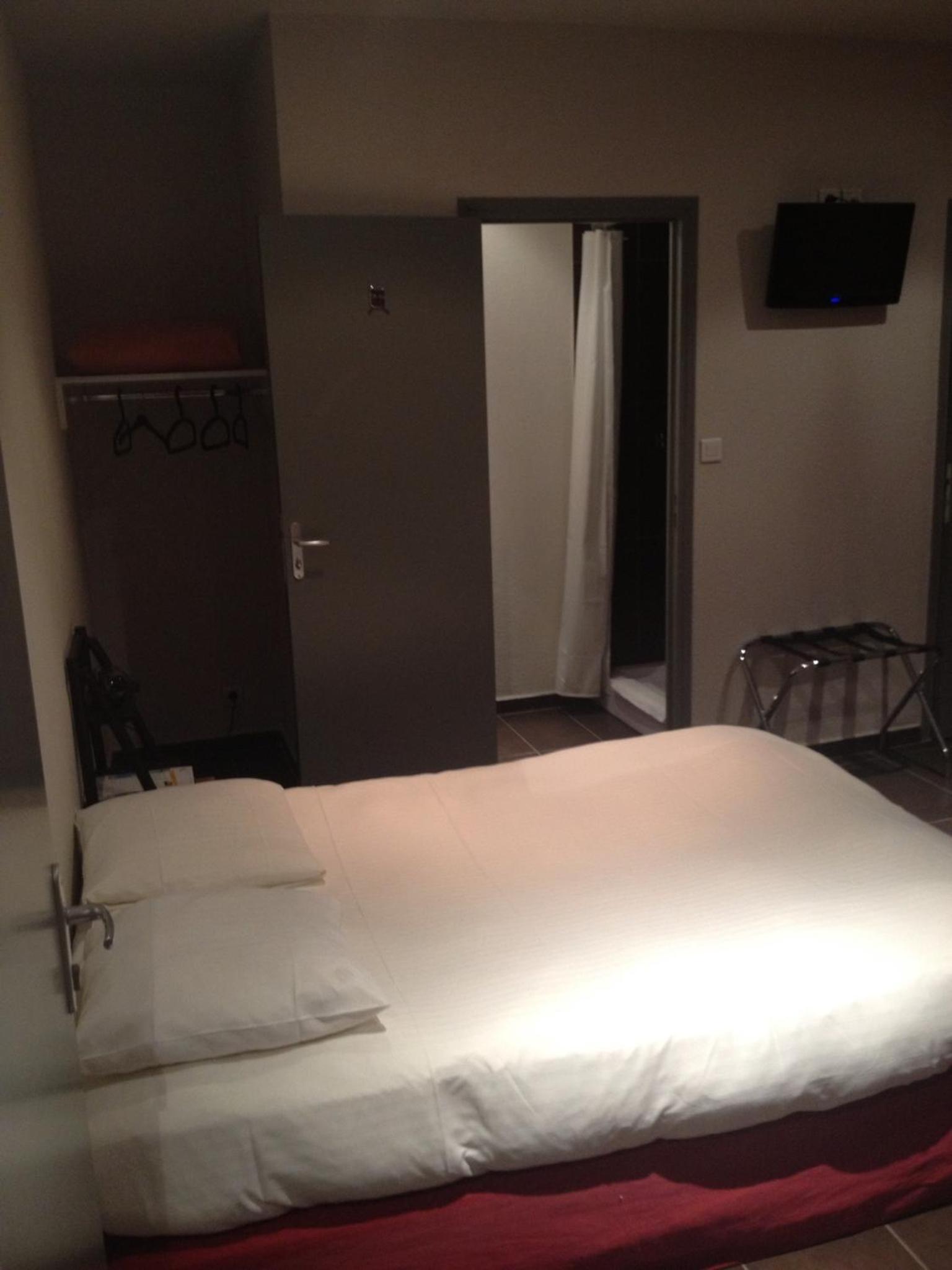 Double Room - Photo 10