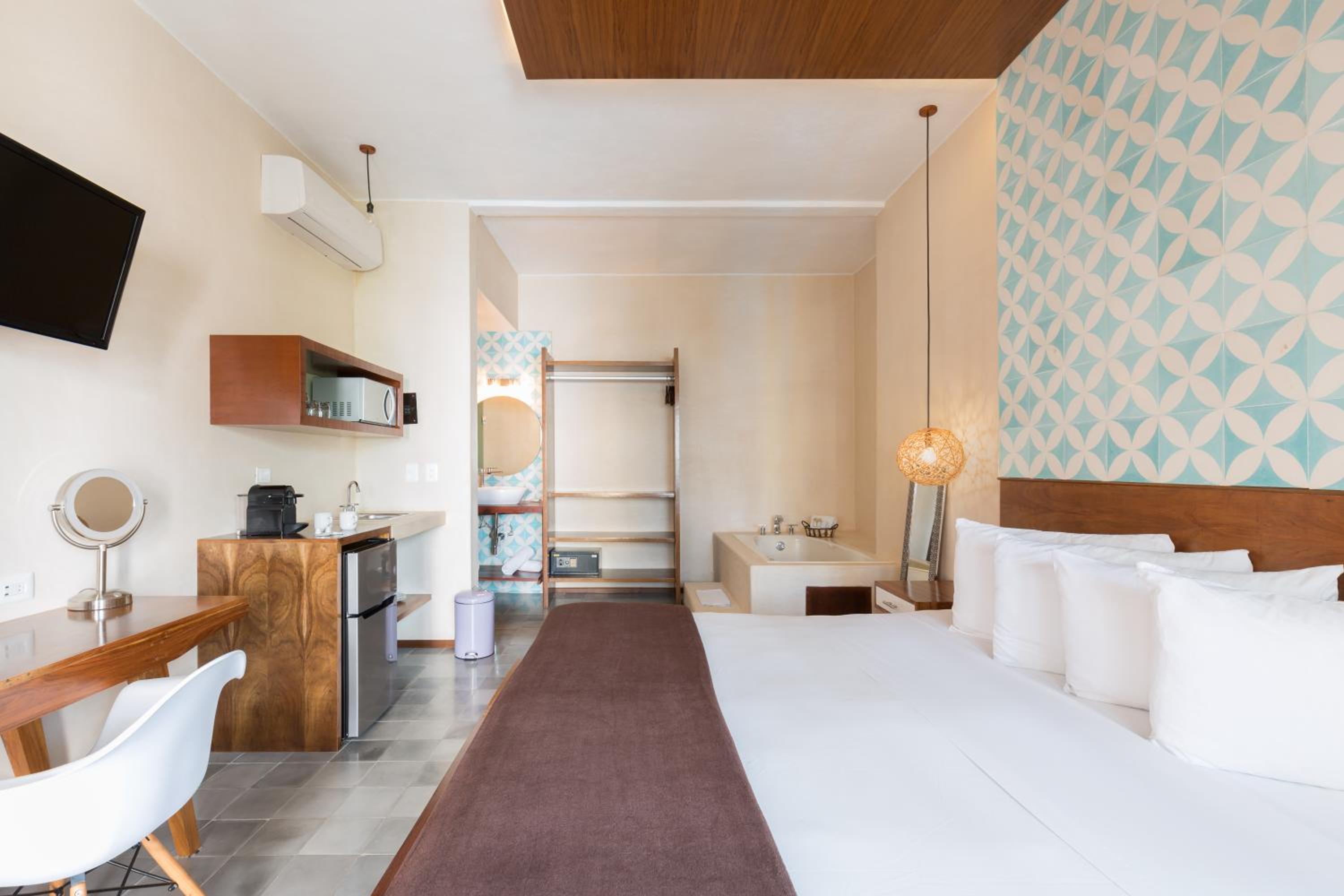 Deluxe Double Room photo 2