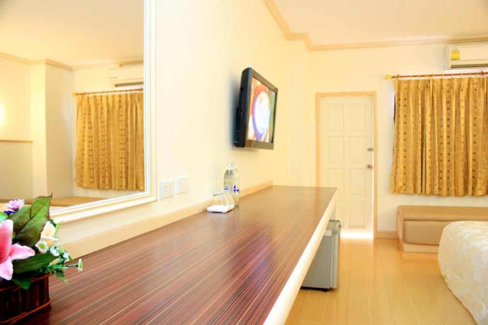 Deluxe Double Room with Bath photo 3