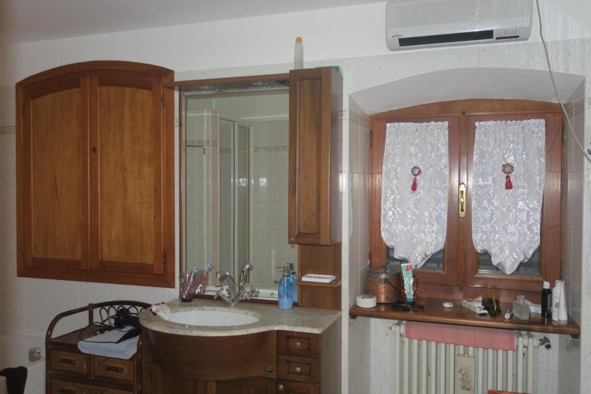 Double Room with Shared External Bathroom photo 1