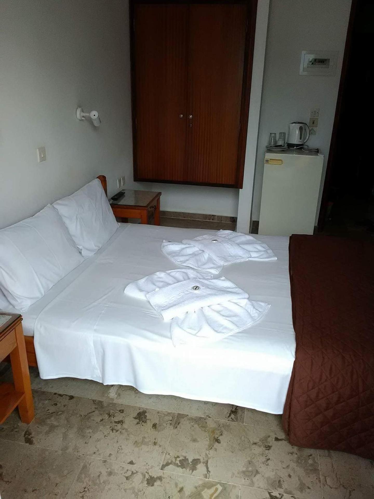 Double or Twin Room - Photo 5