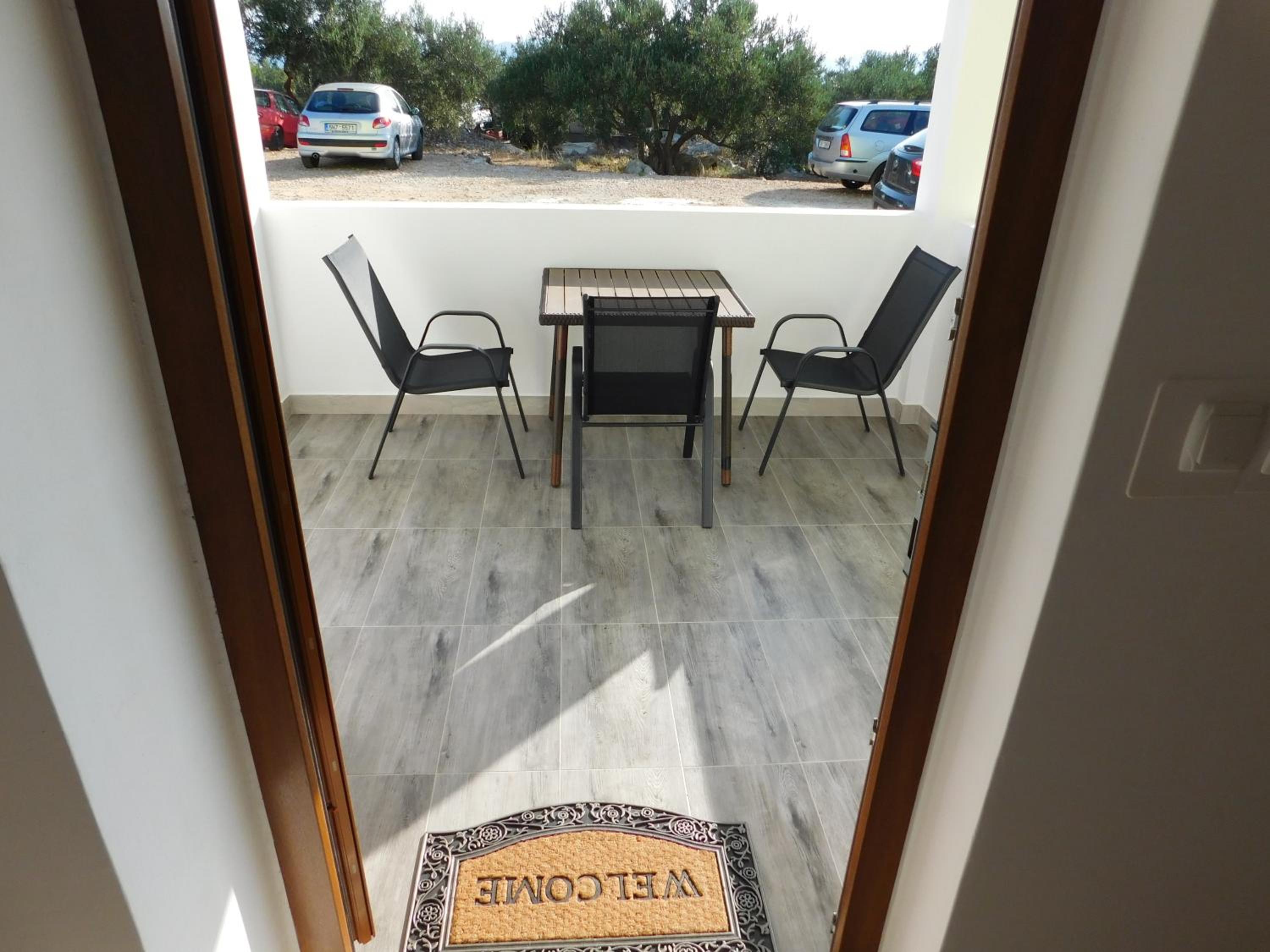 Studio Apartment - Photo 11