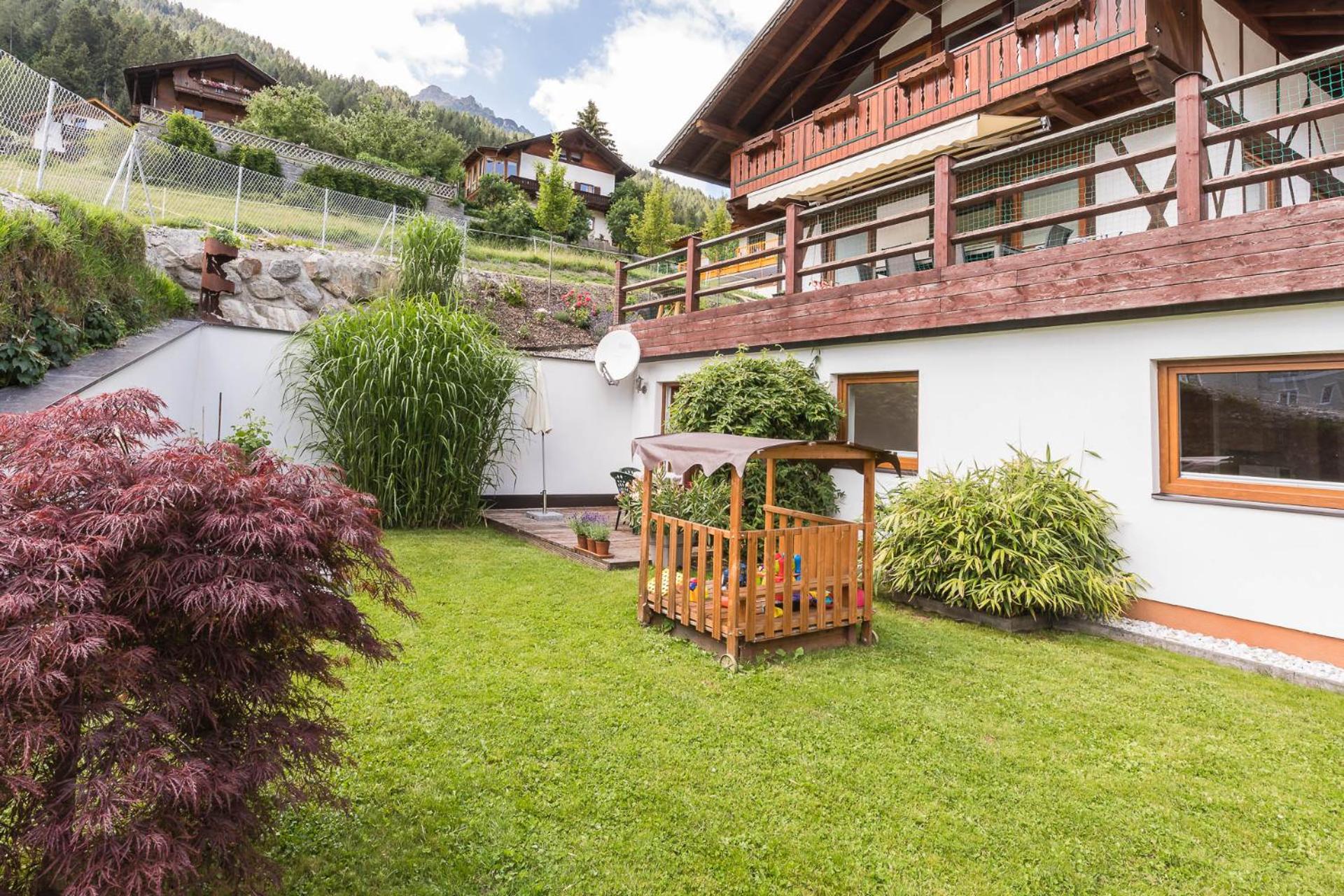 One-Bedroom Apartment with Terrace photo 3