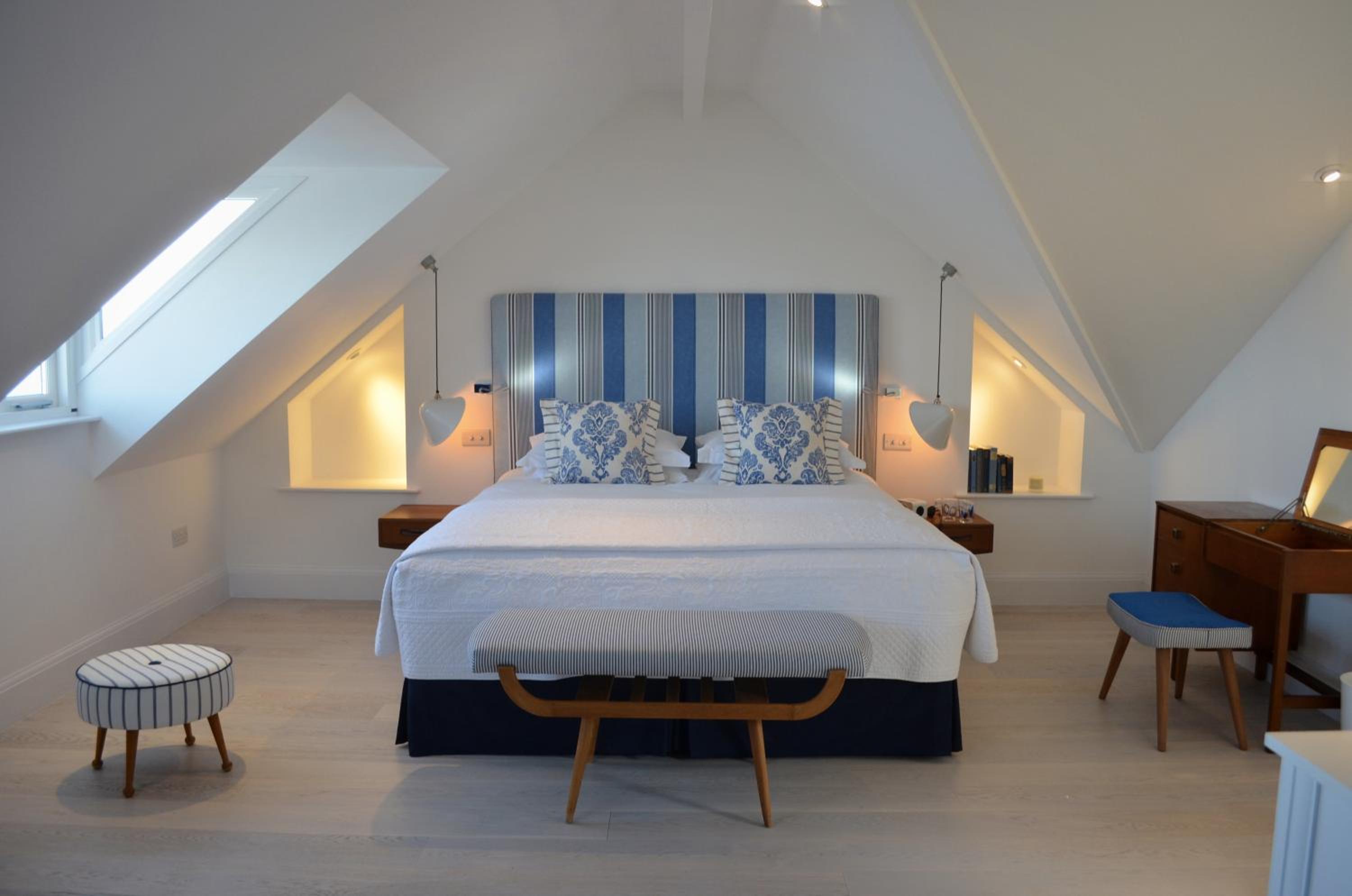 Suite with Harbor View - Attic