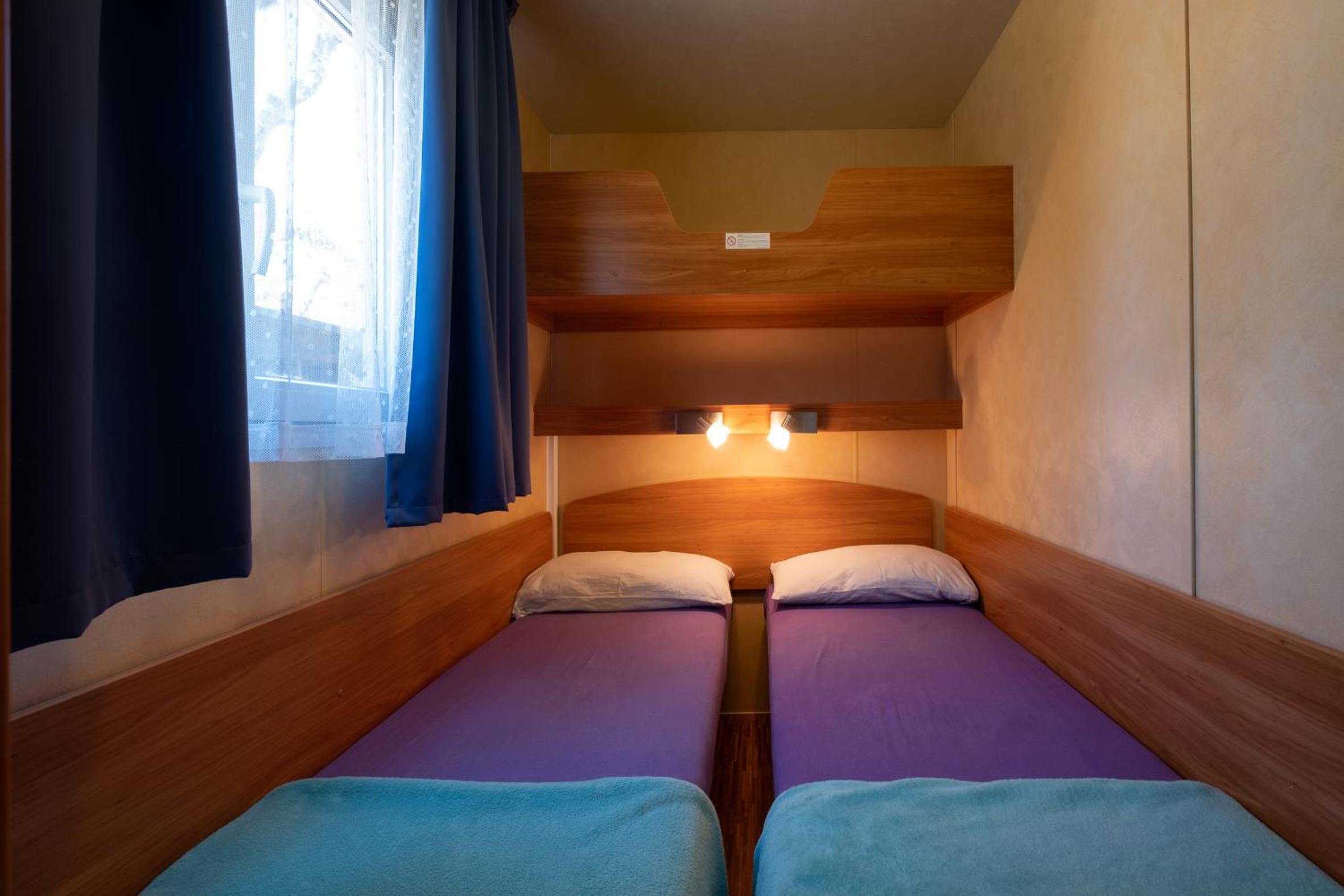 Mobile Home (5 Adults) photo 1
