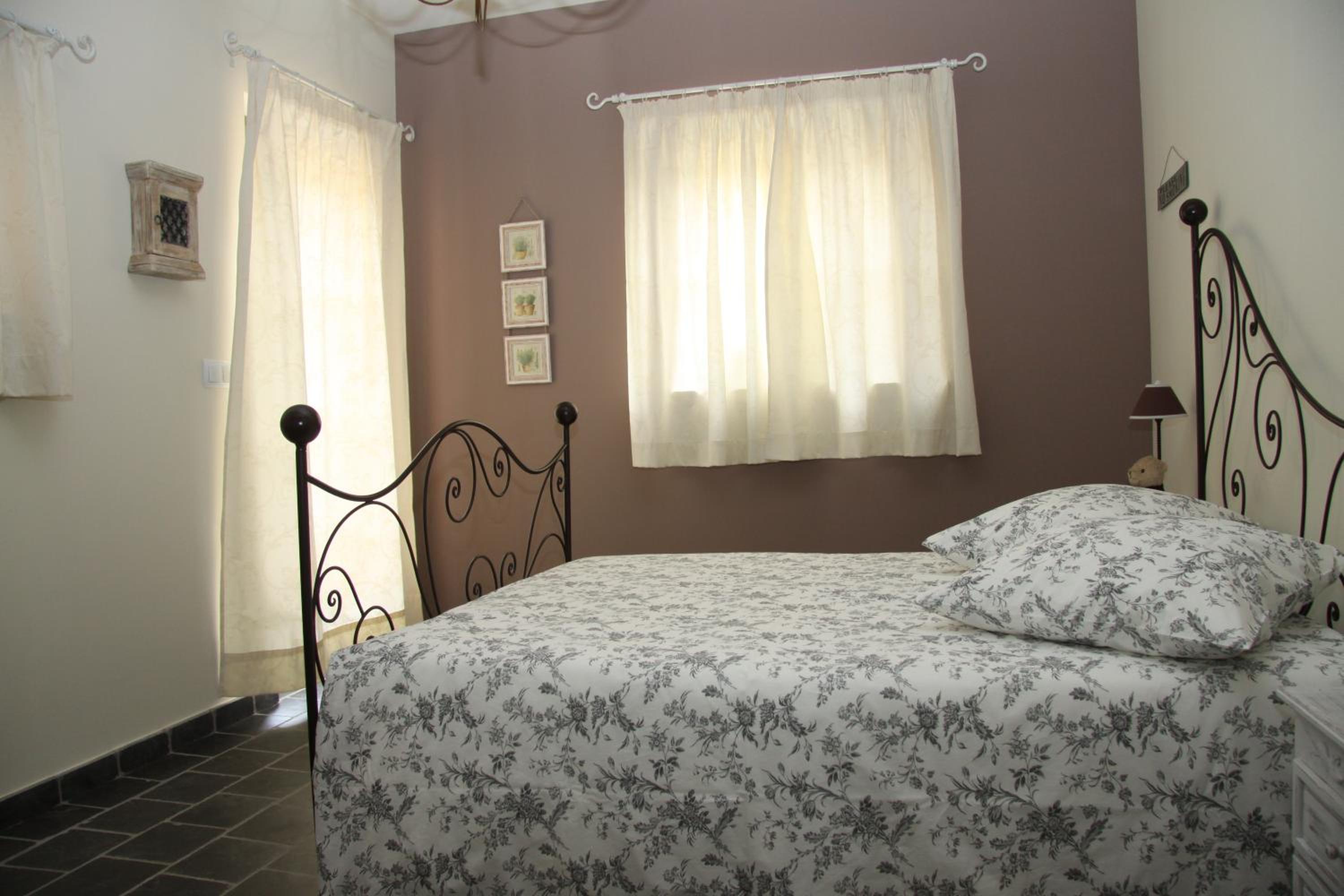 Large Double Room photo 3