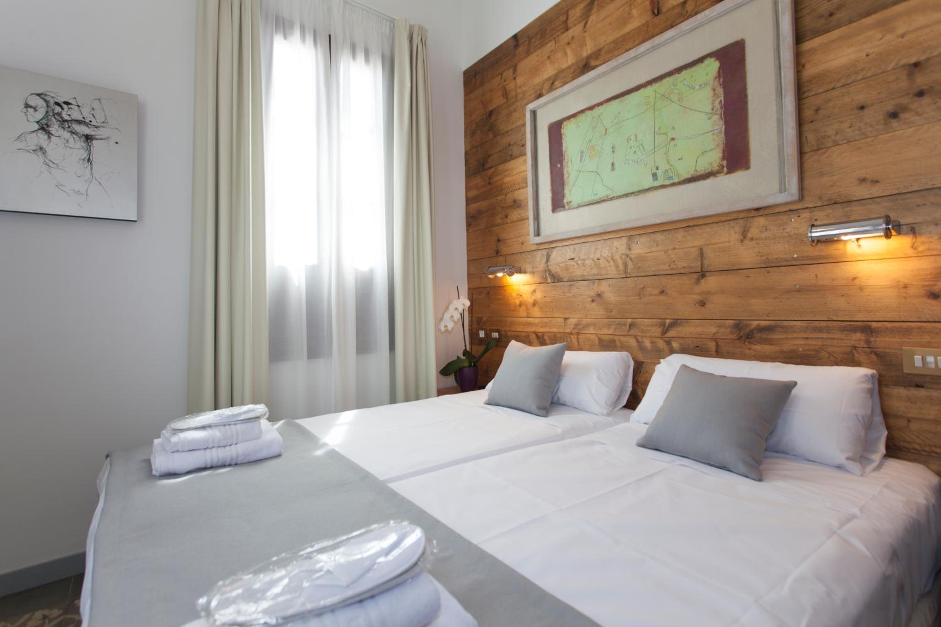 Superior Double Room - Photo 1